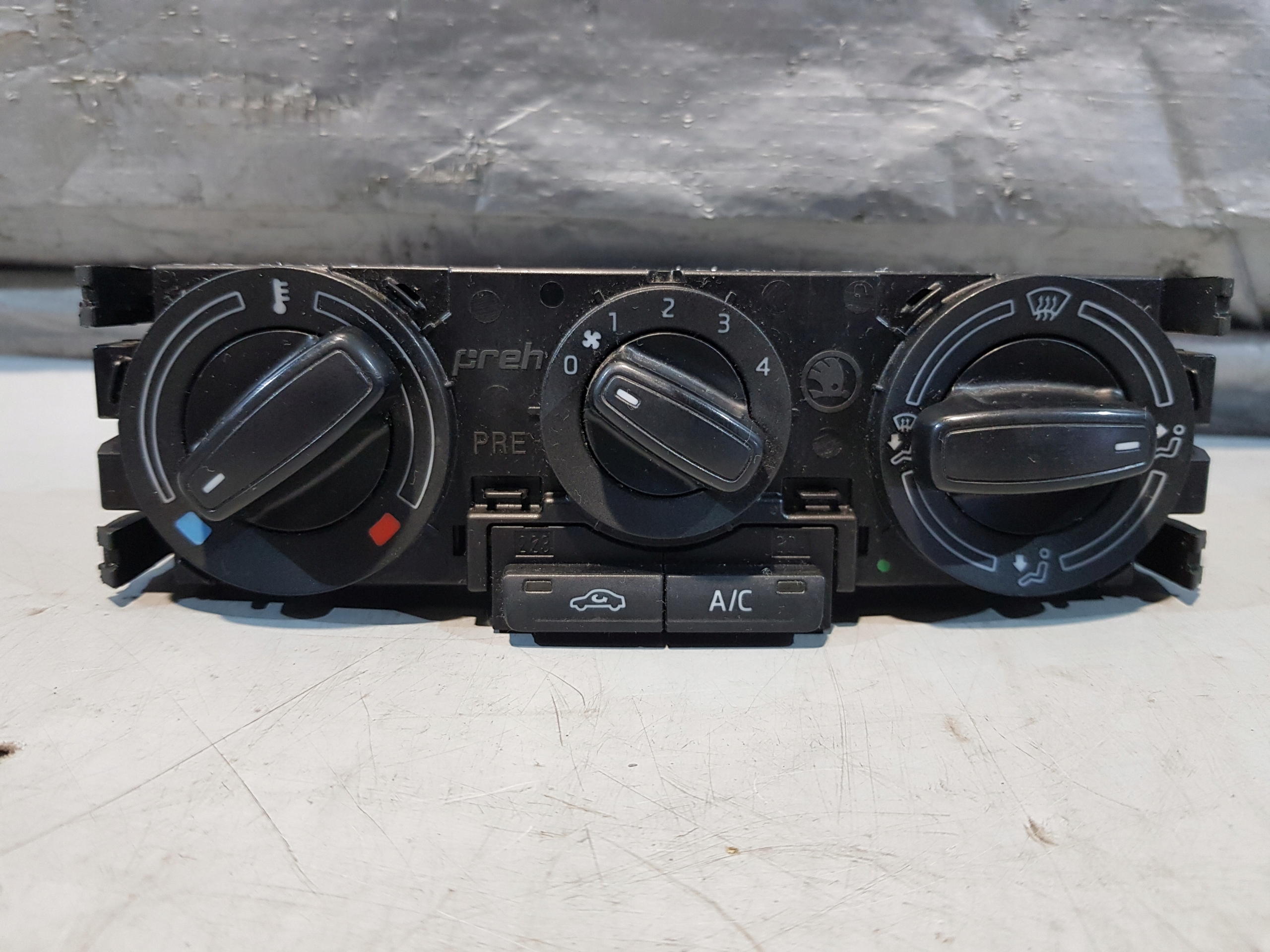 PANEL klími SKODA RAPID II OE 5JA820045B