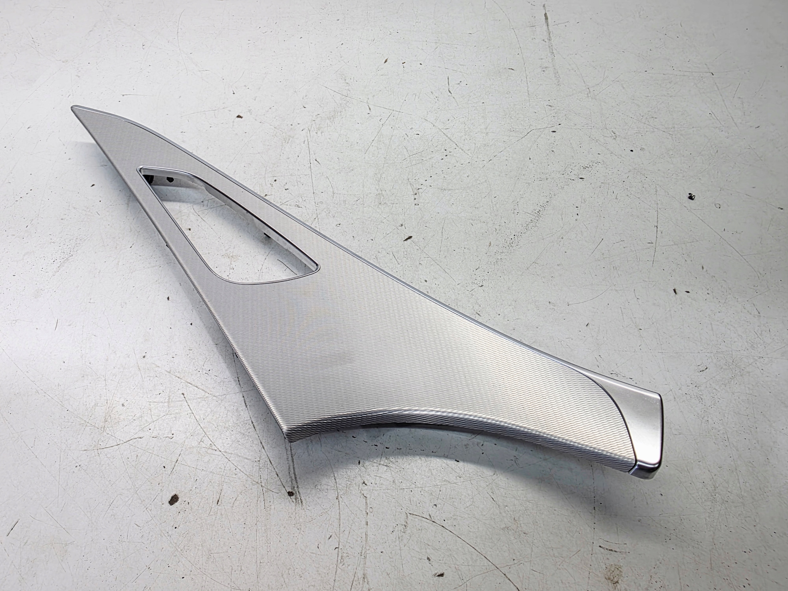moulding DEKOR door left front AUDI A6 C7 4G0867409 1/25