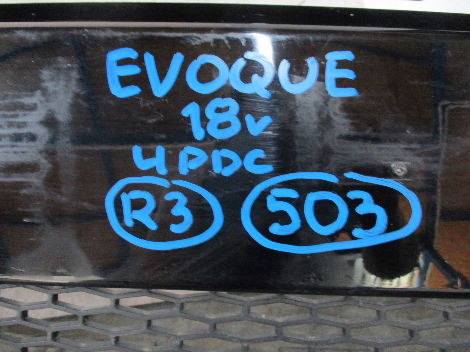 nárazník RANGE ROVER EVOQUE 18R 4X PDC