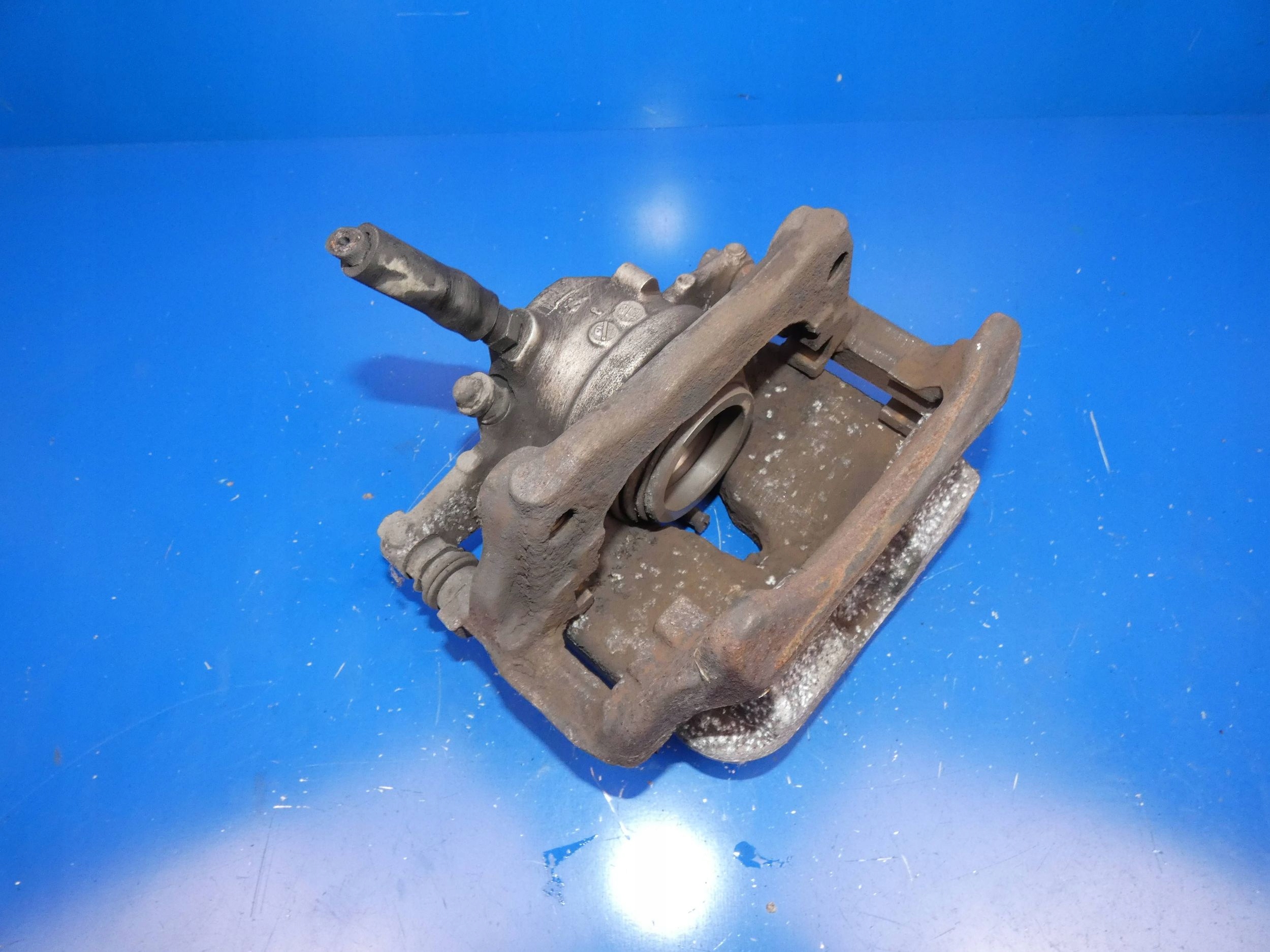 MERCEDES E KLASA W213 caliper HAMUCLOWY right front front