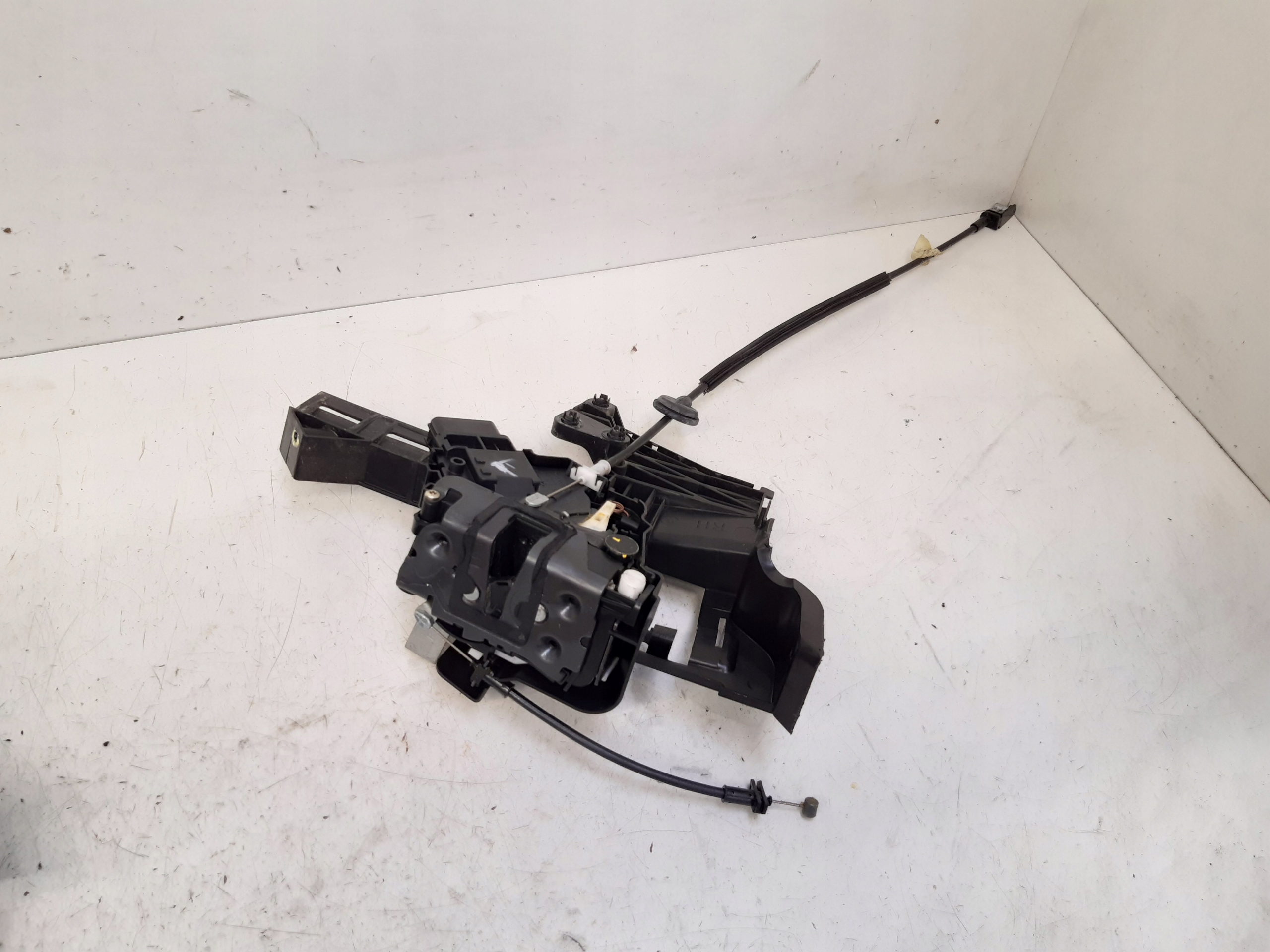 lock right rear part 4M5AA26412BC Ford Focus MK2
