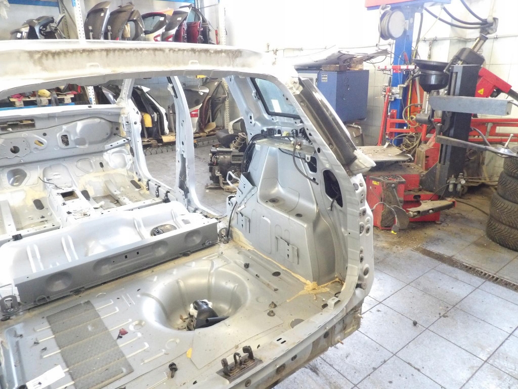 RENAULT CLIO 4 IV KOMBI parafango posteriore Destra TED69