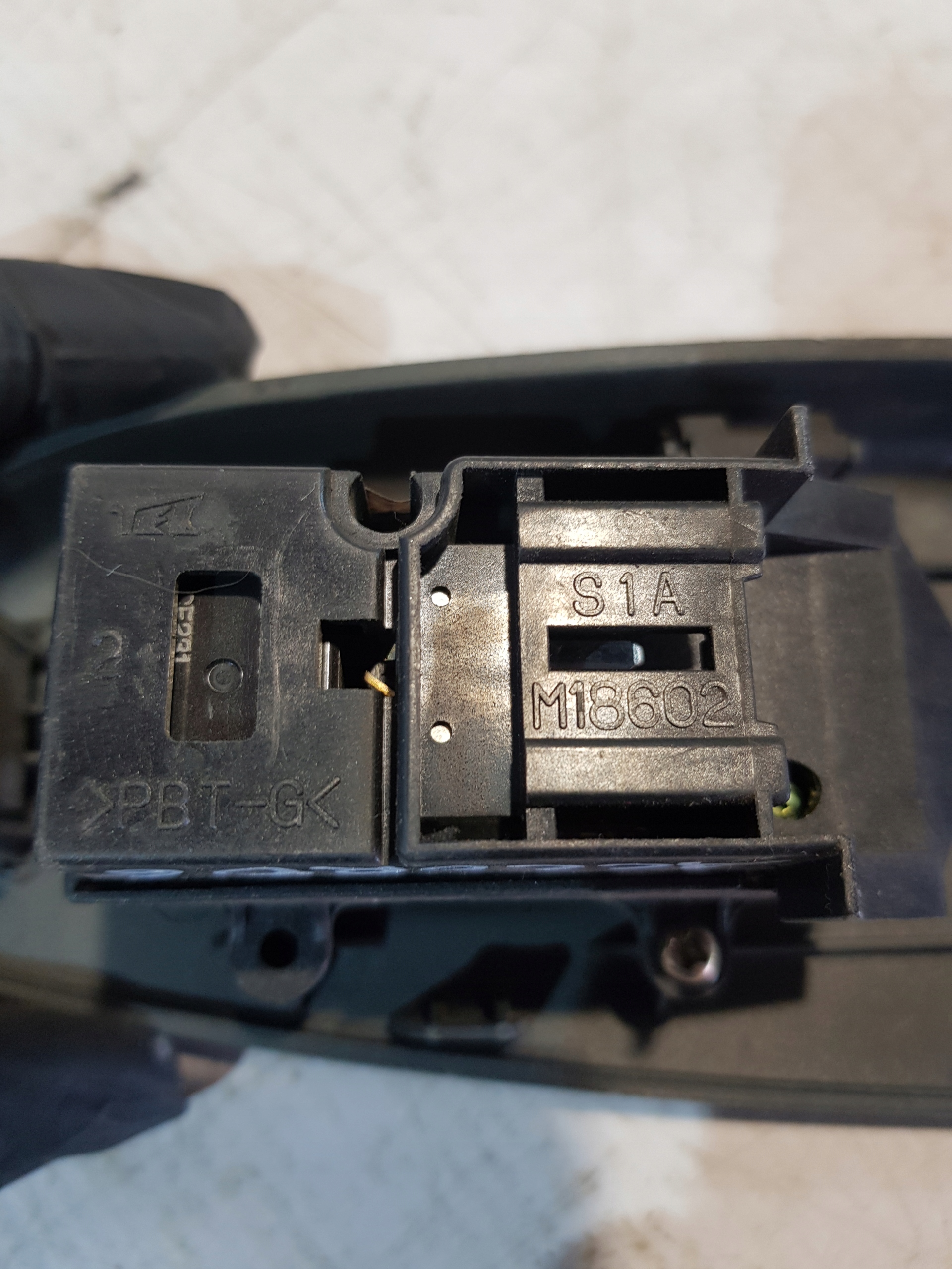 Honda ACCORD VI right switch windows OE M18602