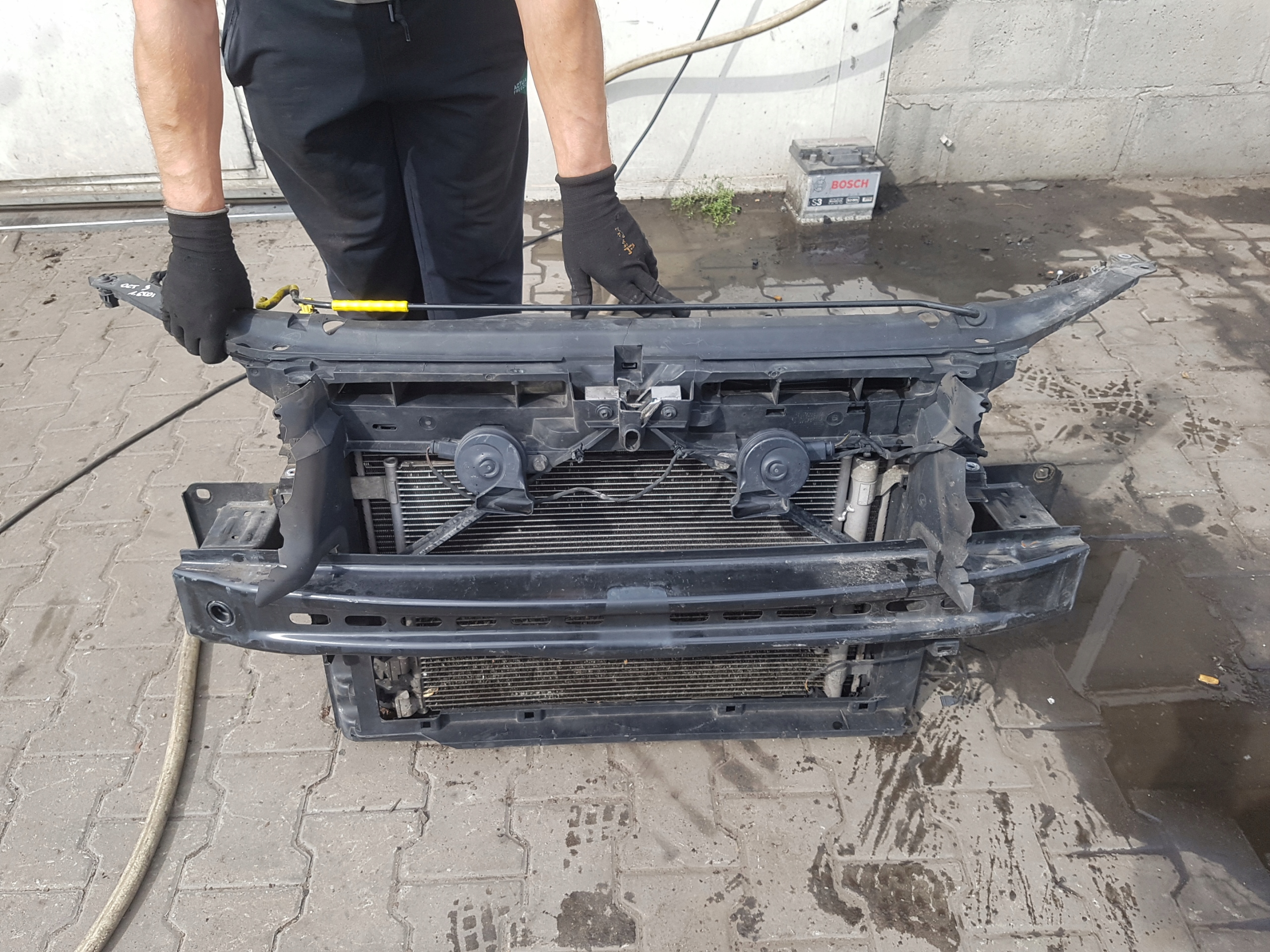 SKODA OCTAVIA 3 III 1.6 TDI PAS PRZEDNI CHŁODNICE