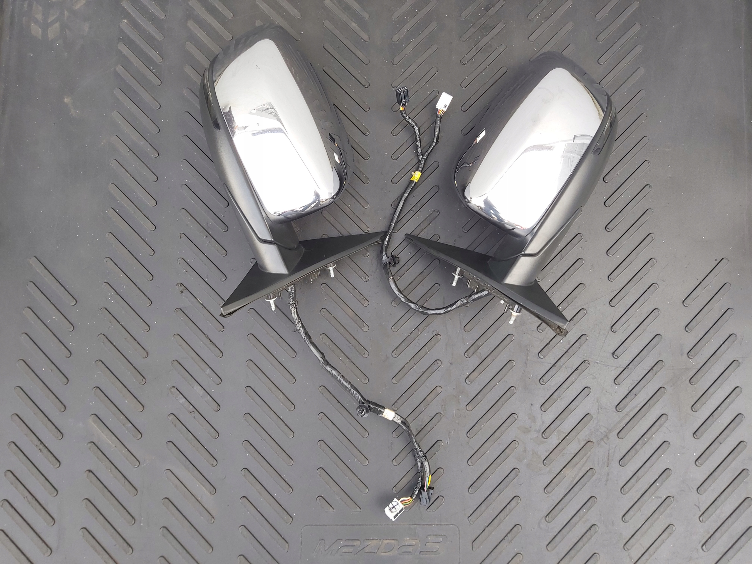 mirror right 9+9 PIN LANCIA THEMA II 300C