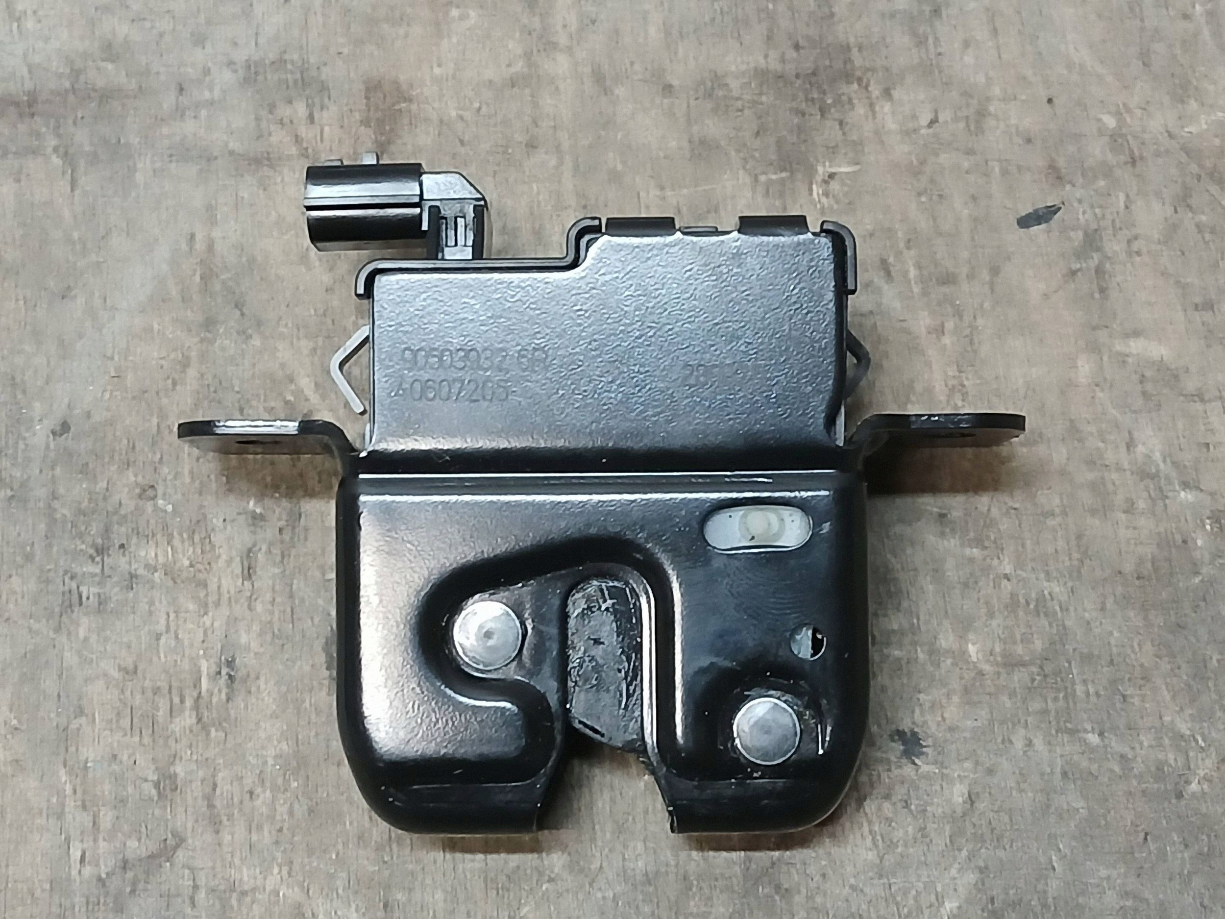 boot door lock boot DACIA DUSTER LOGAN 90503932