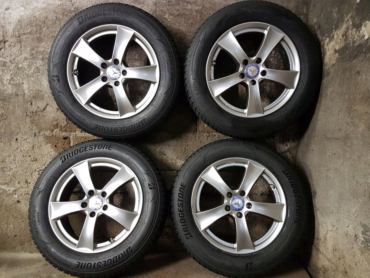 Felgi Mercedes VW Audi R17 5x112 opony zima 215/65R17 8mm Bridgestone 2021r