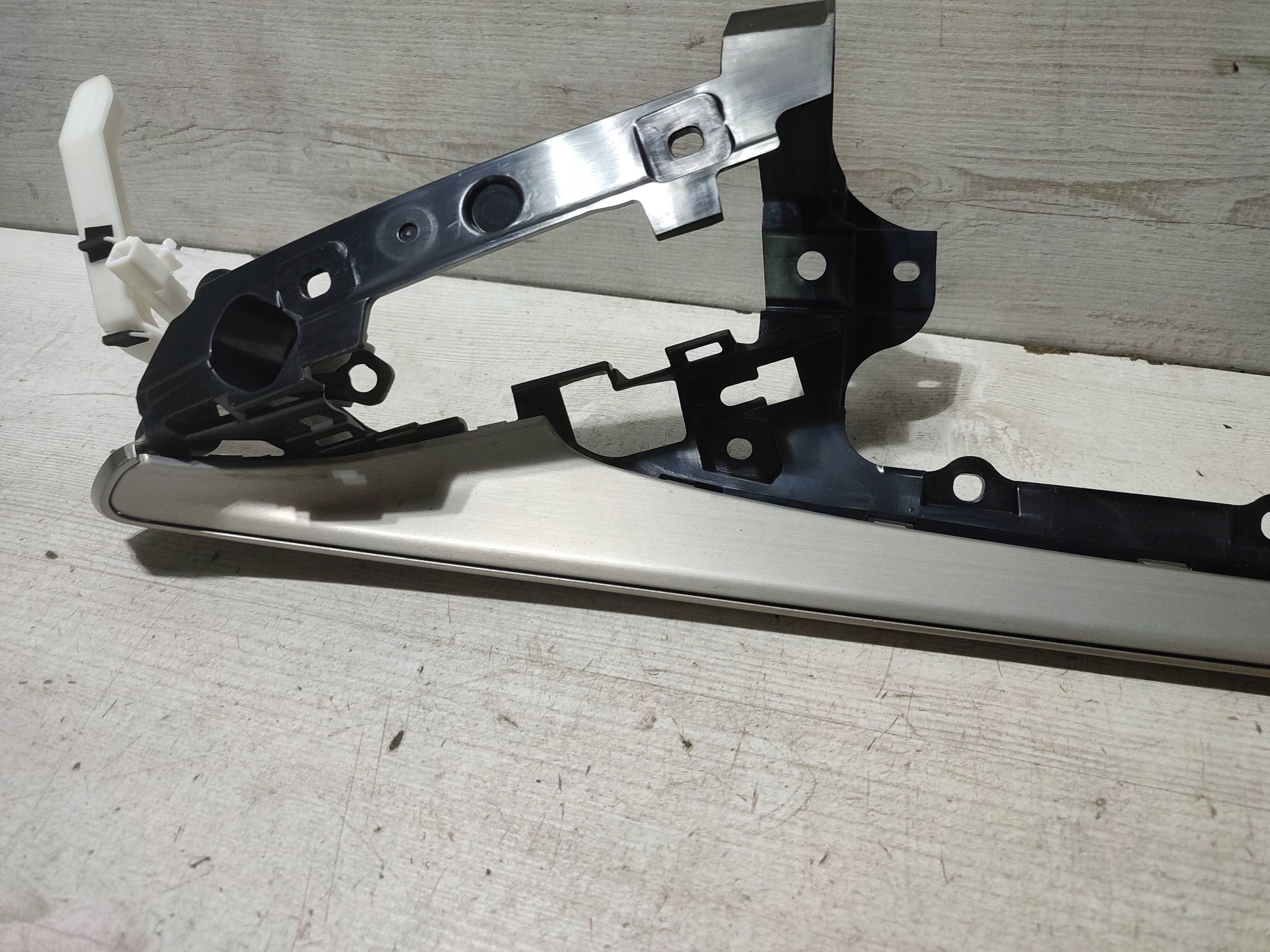 Lexus RC 2019 left side moulding door