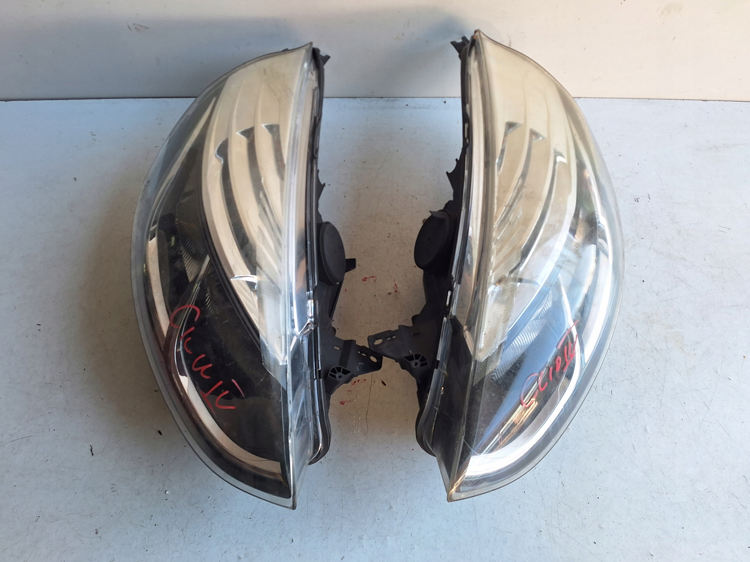 RENAULT CLIO IV 12-17 light right UK