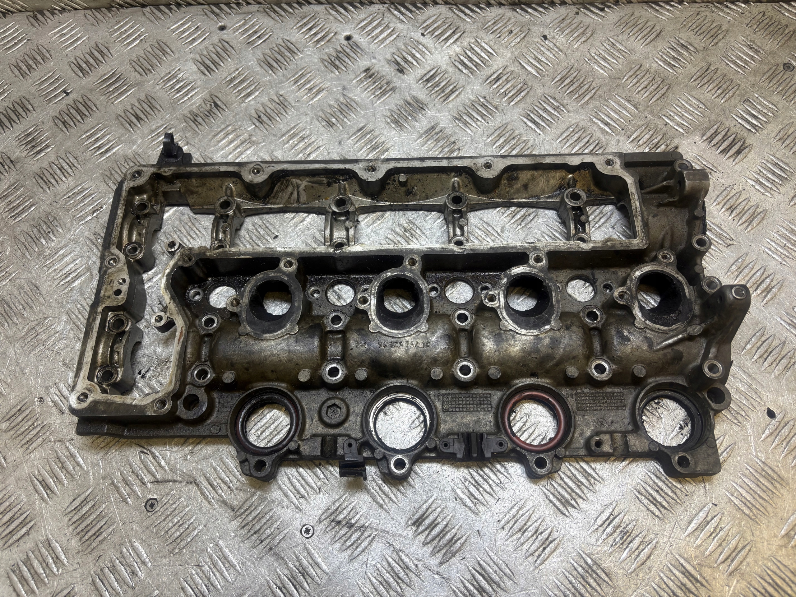 Abdeckung der Ventile FORD MONDEO MK 4 9682675210 2.0tdci