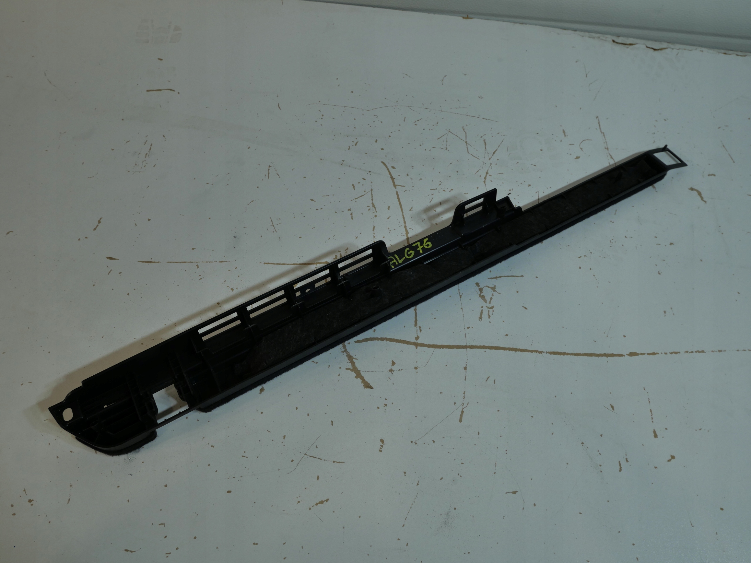 8W9861827E moulding side AUDI A4 B9