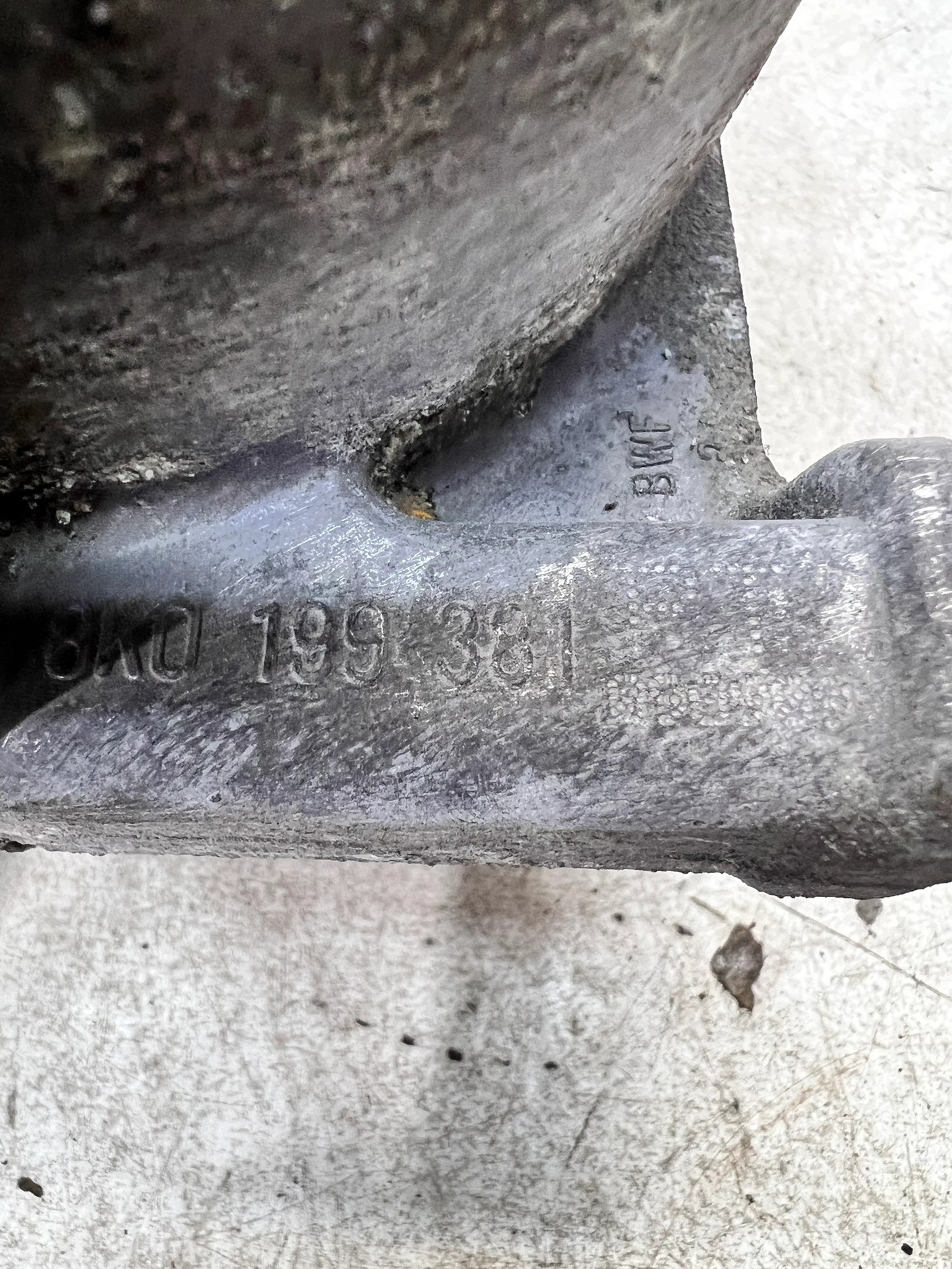 engine mount L P AUDI A4 B8 A5 Q5 8K0199381PT