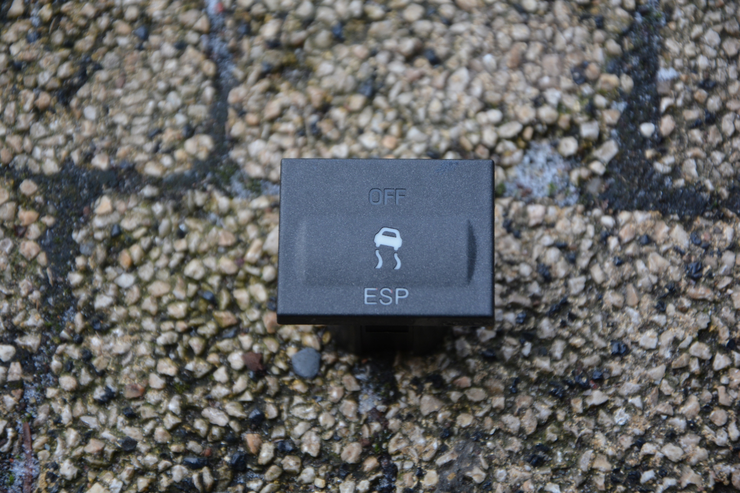 Bouton ESP FORD TRANSIT 3M5T 2C418 BE