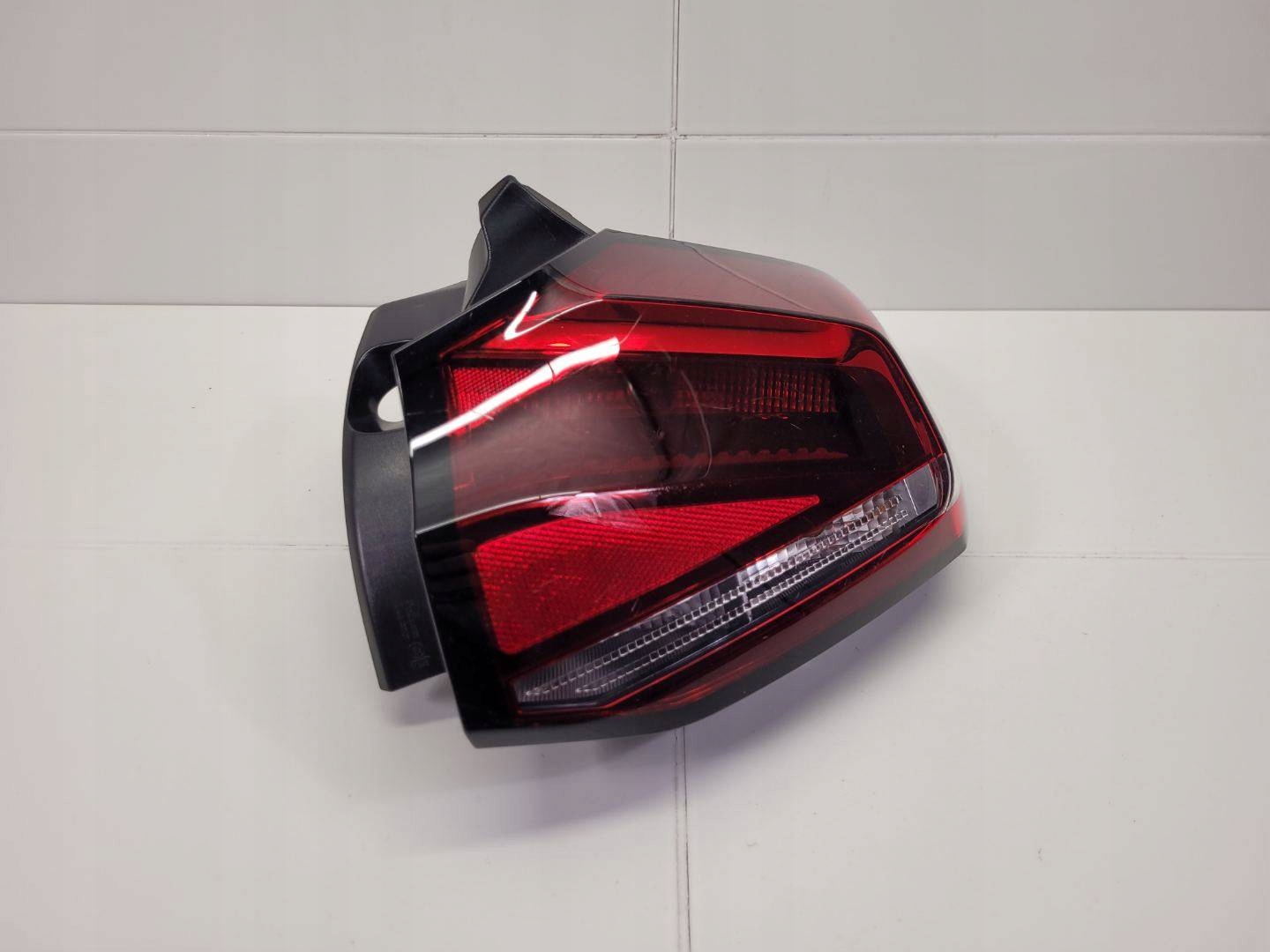 light rear right side Citroen C4 2 facelift 2022 983100080