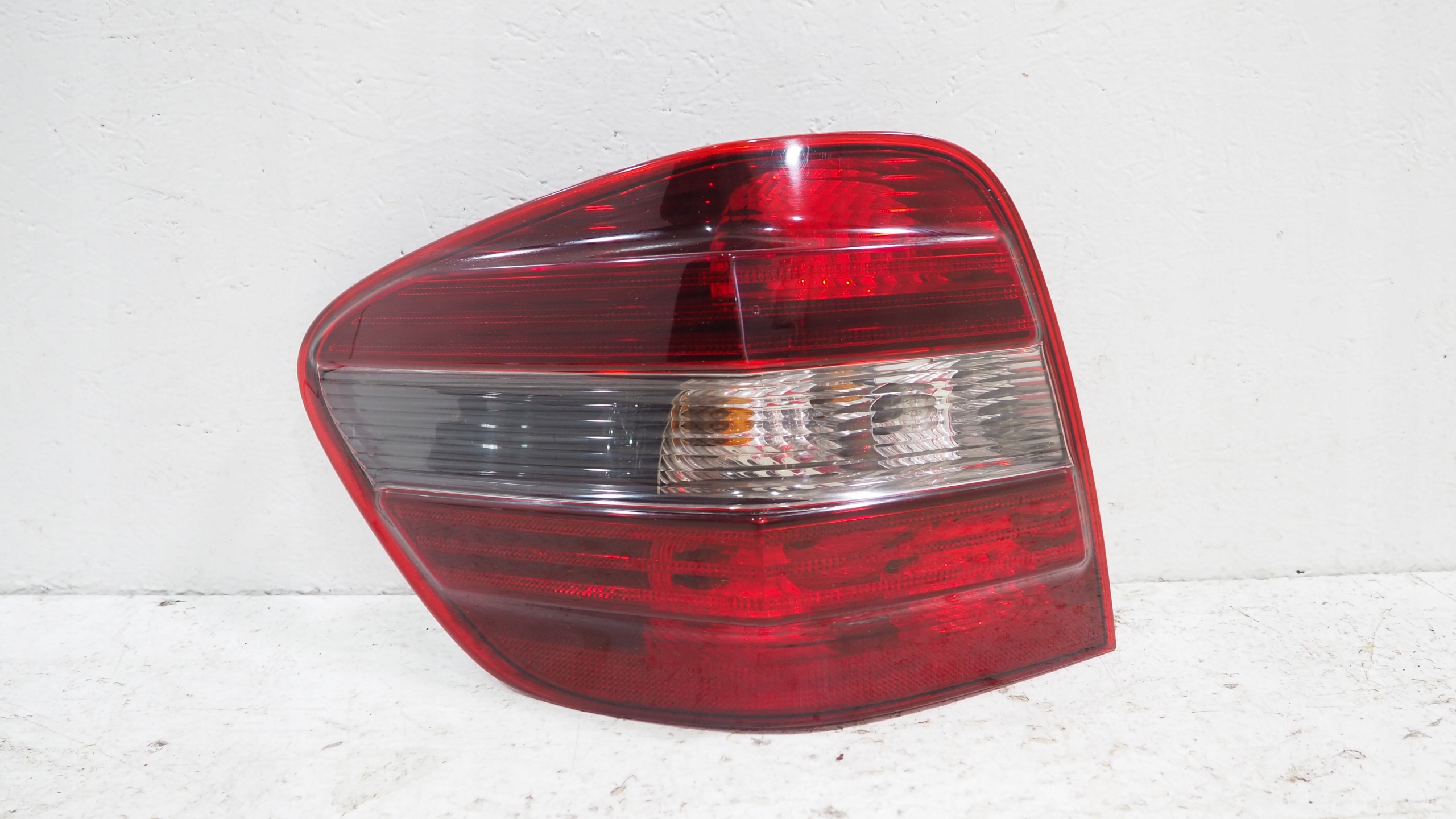 Mercedes ML W164 light left rear part