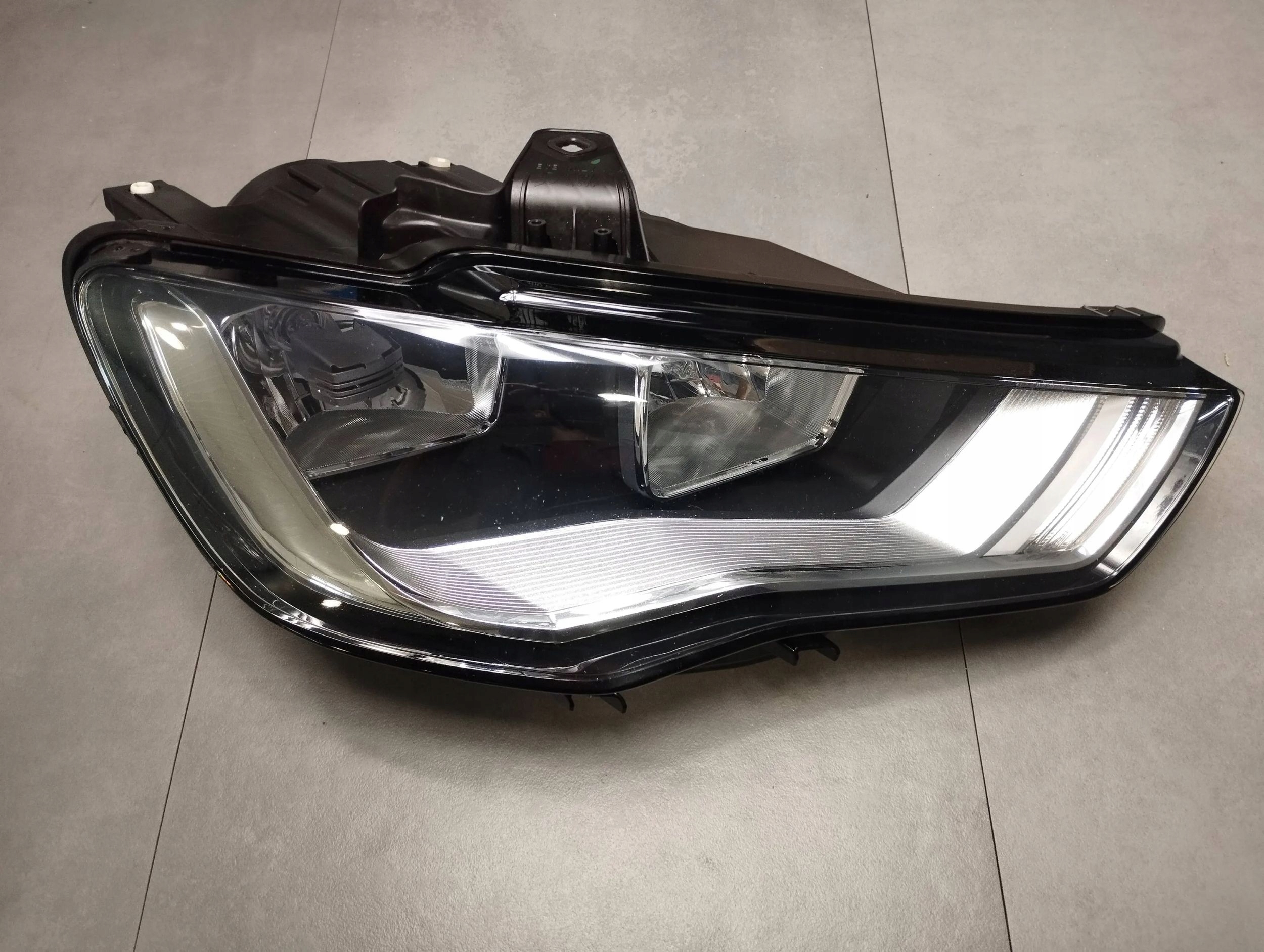 Audi A3 8V Berline Capot Pare choc Feux phare Avant Aile LZ3M