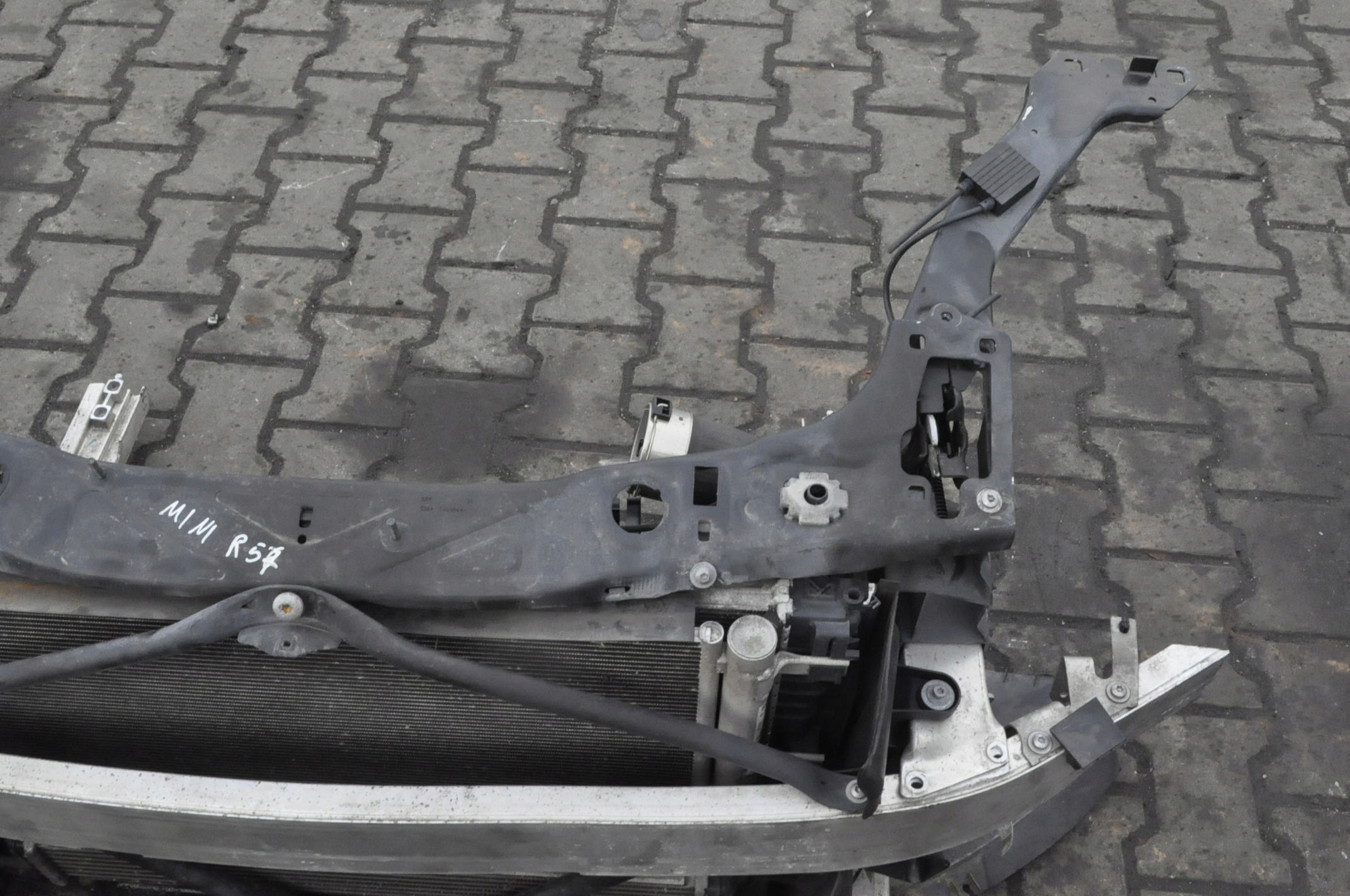 MINI F57 COOPER 1.5 T PAS PRZEDNI KOMPLET Jakość części (zgodnie z GVO) O - oryginał z logo producenta pojazdu (OE)