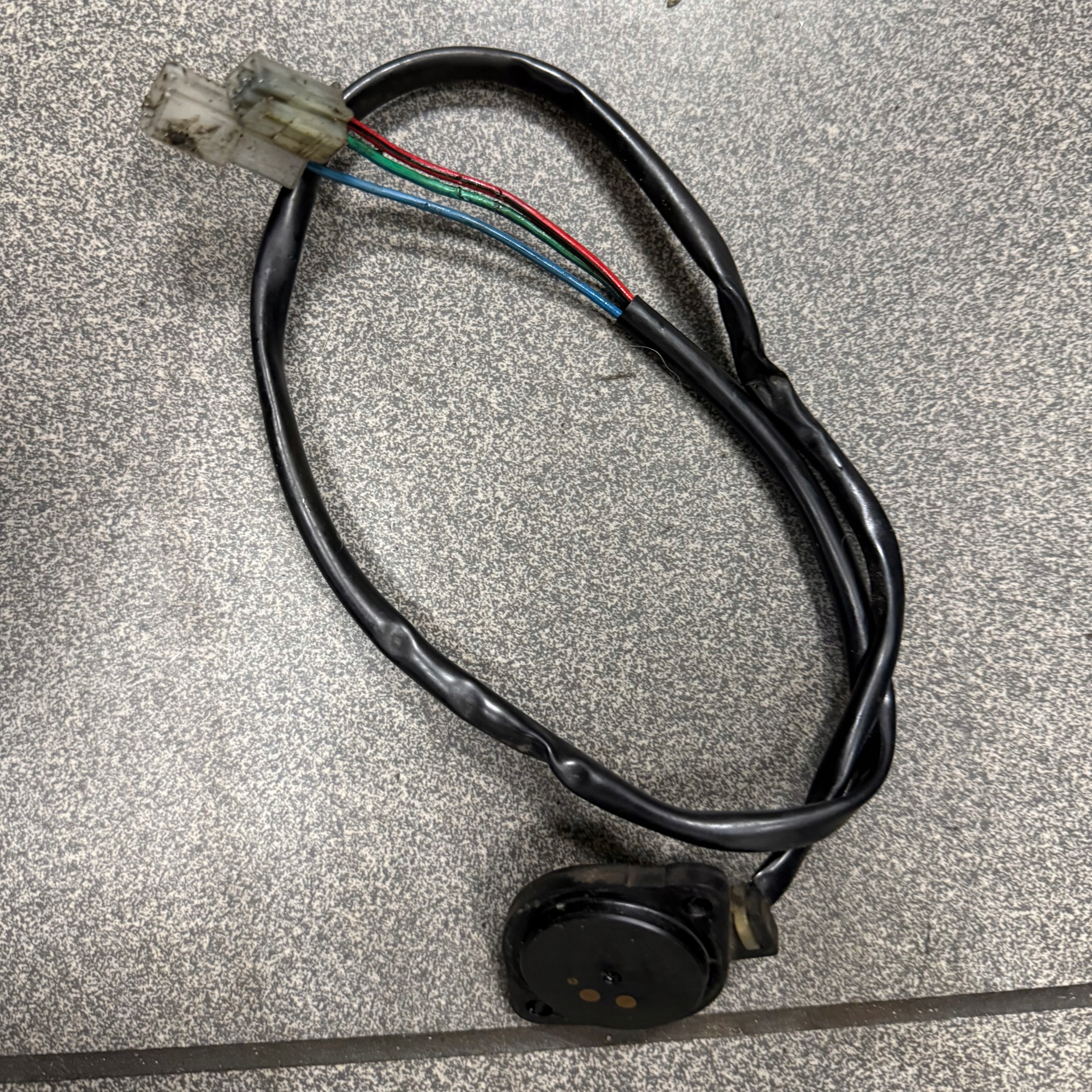 SUZUKI GSX 600 F Czujnik Luzu