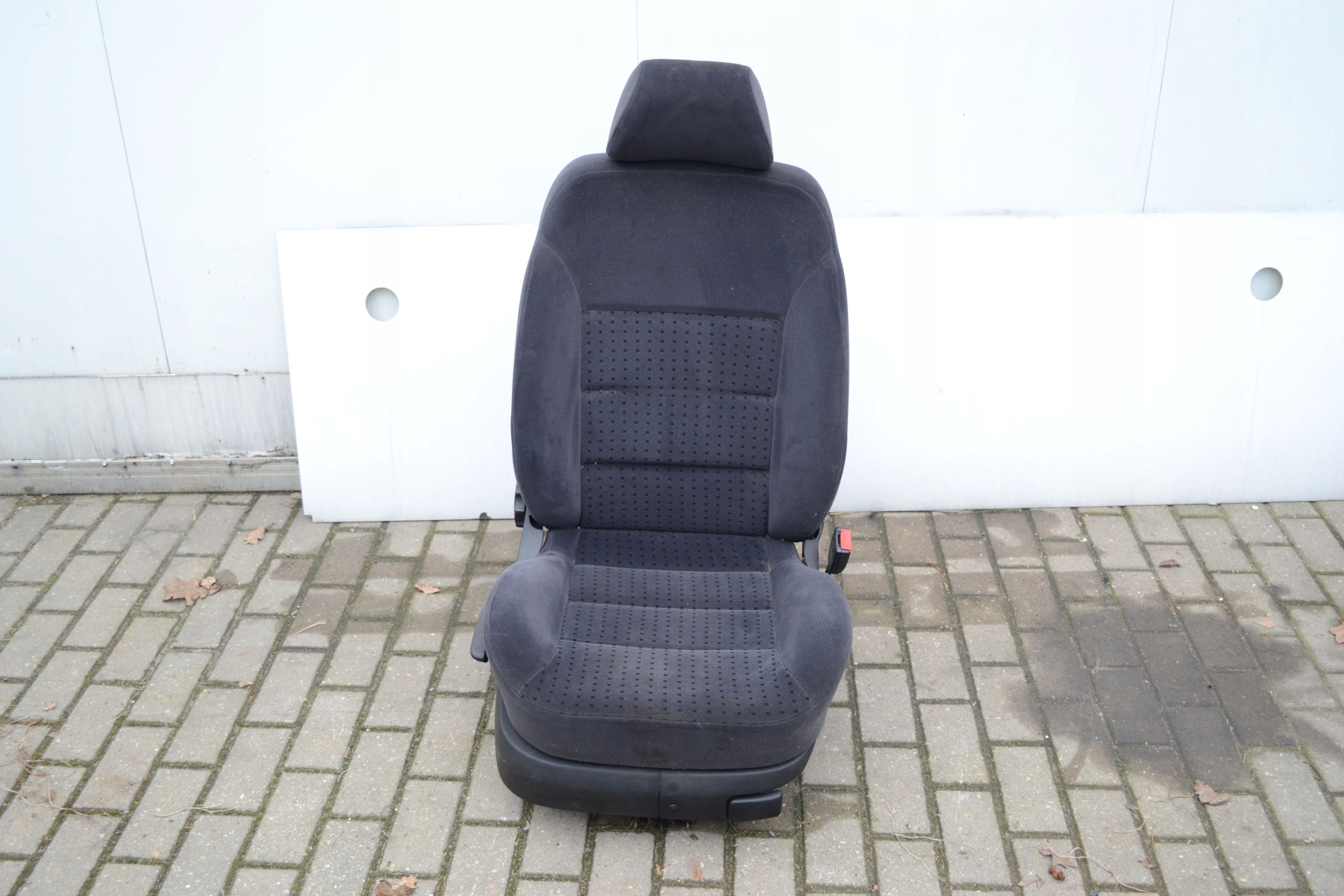 Fotel prawy pasażera VW GOLF IV 97-05r