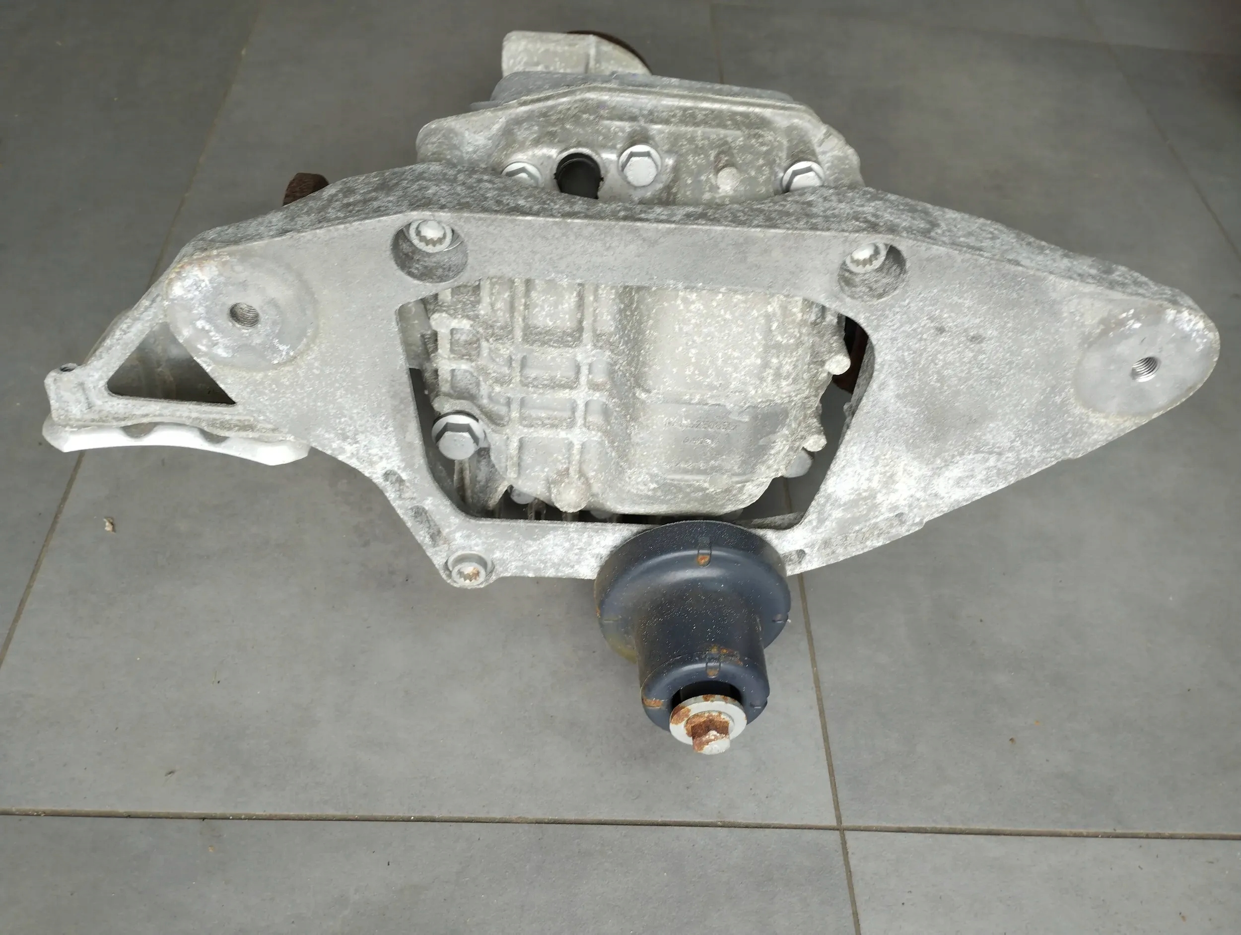Audi A5 Sportback 8TA 2.0 TDI diff differential rear part