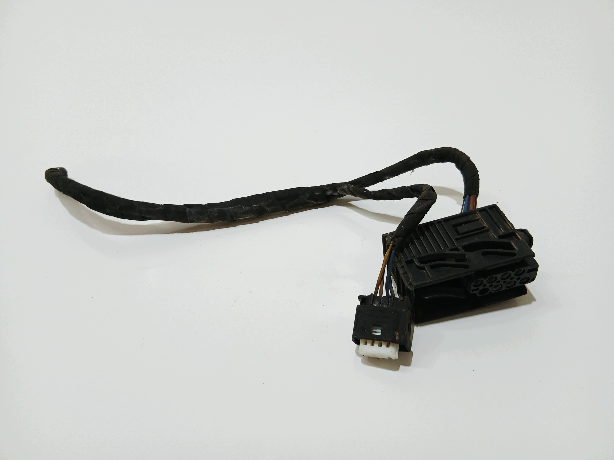 connector connecting spoiler lights front H7 BMW E60 E61 OE (0000370)