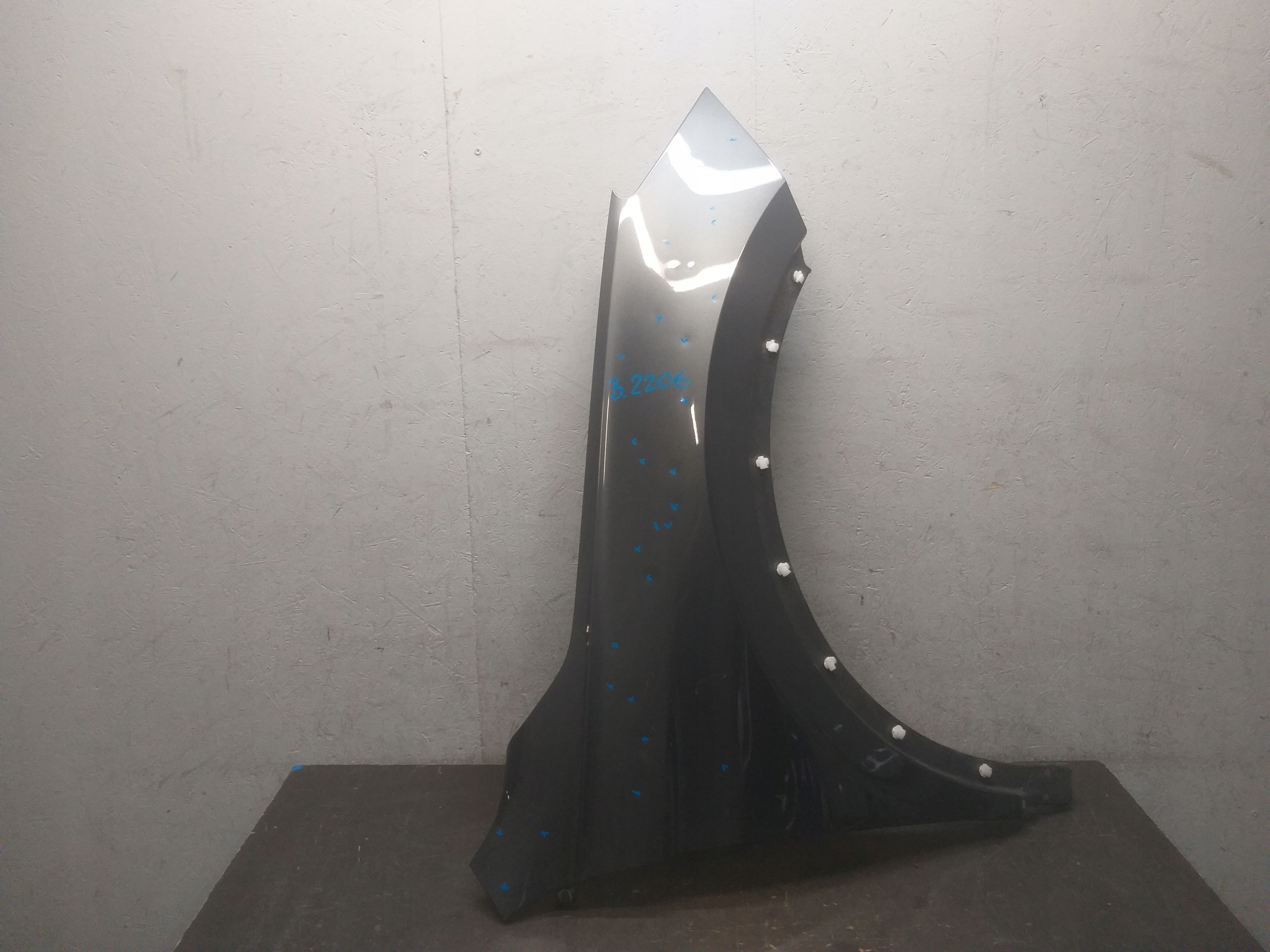 fender front right SEAT TARRACO hail