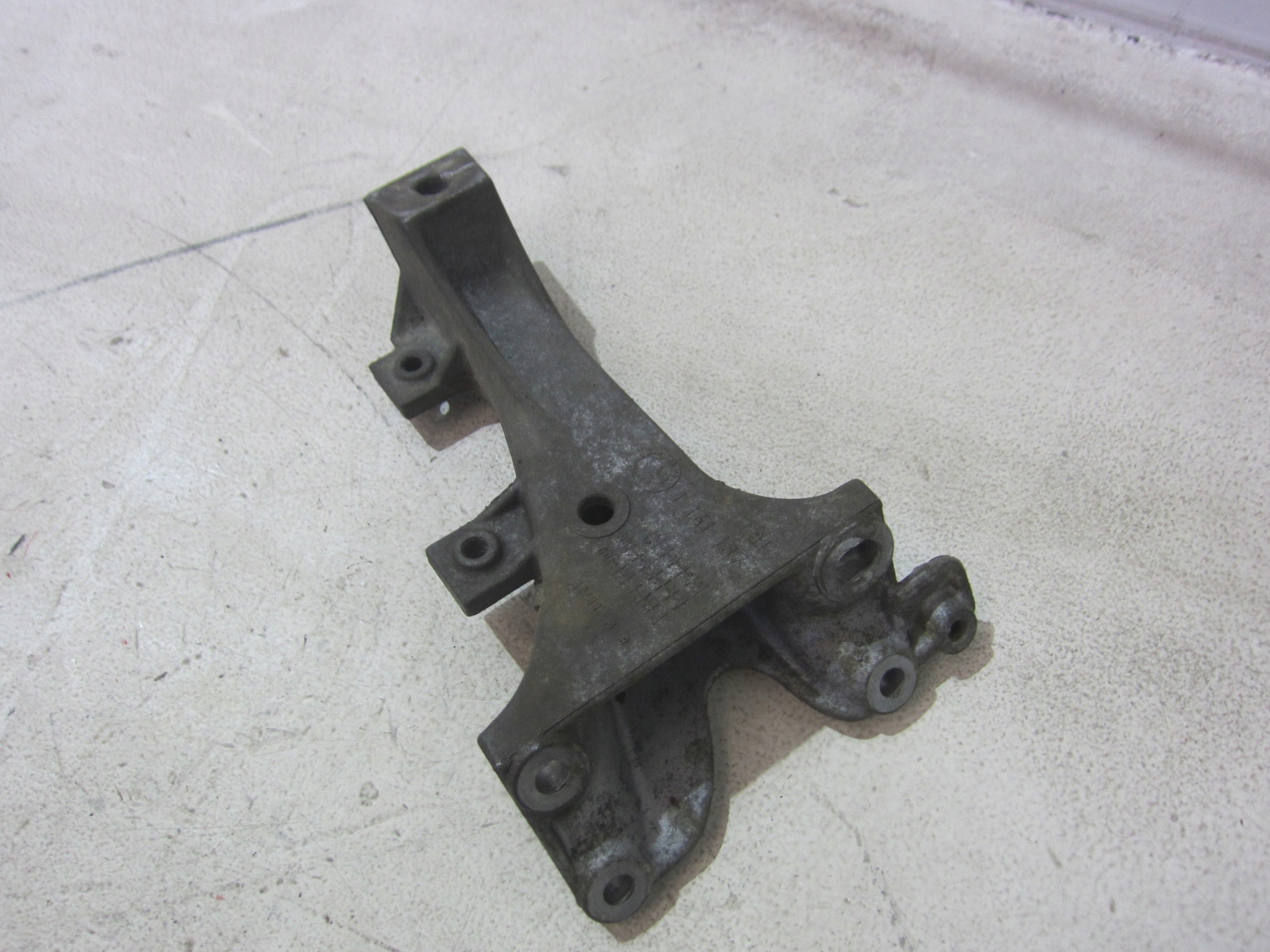 BMW E36 Z3 3.0 M54 M52 console engine mount left 11811141137 1141137