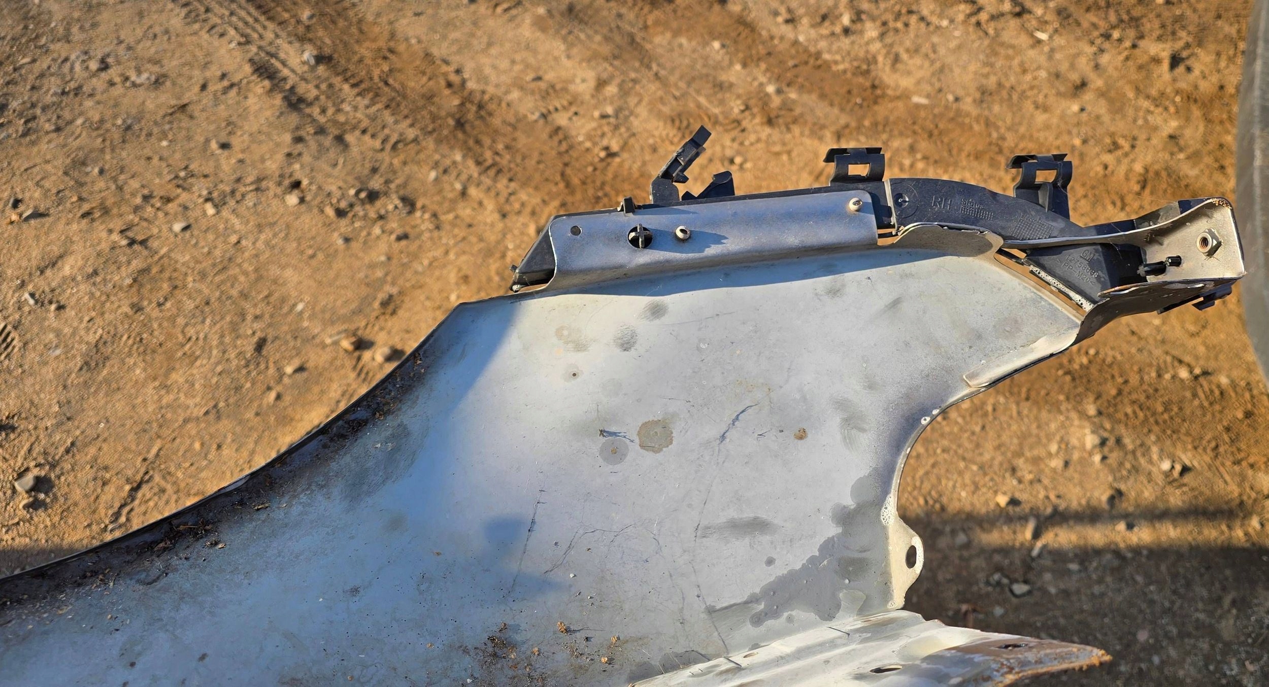 fender right front SAAB 9-5 SREBRNY