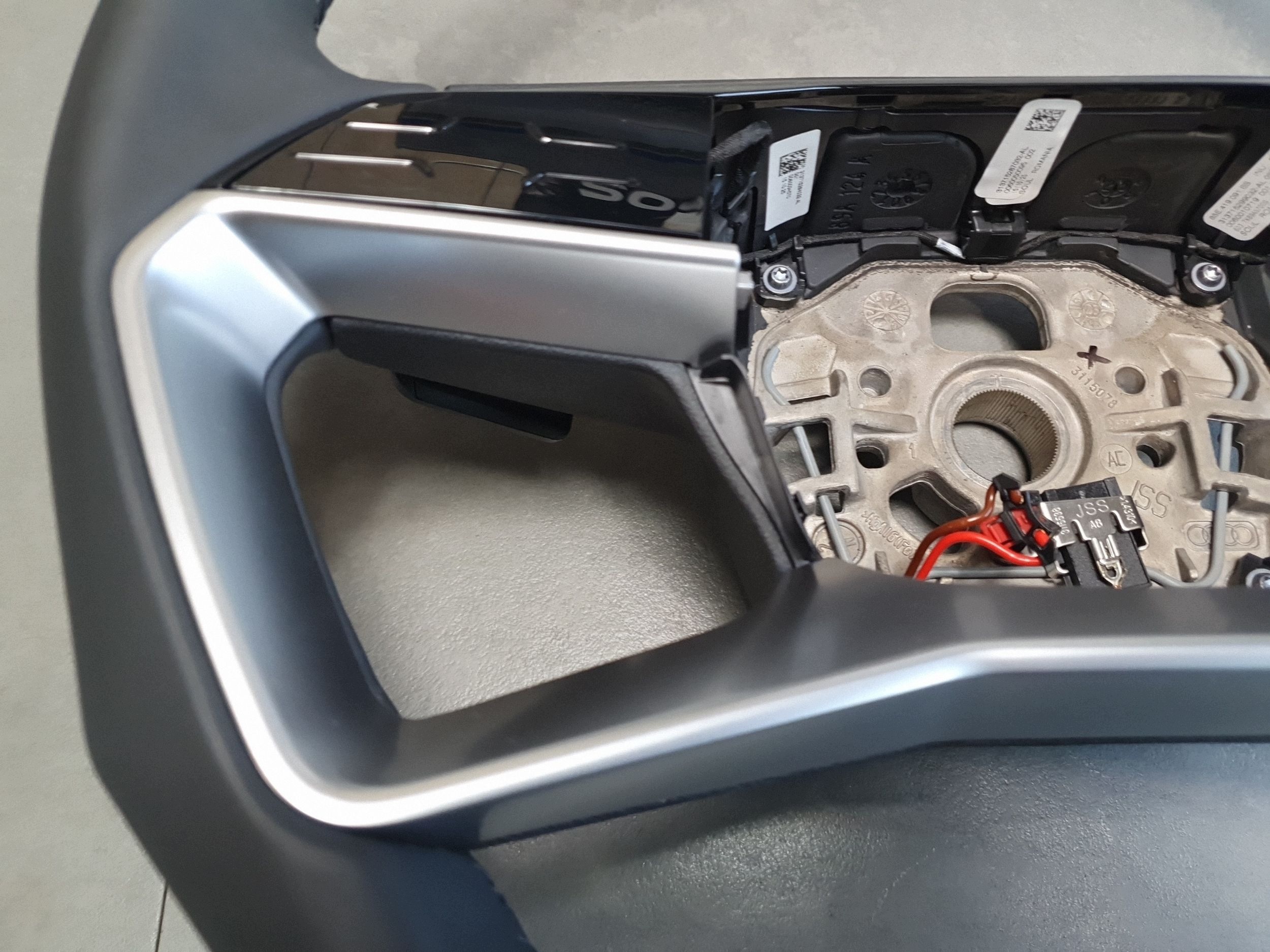 Audi Q6 e-tron volan koža multi 85E419091BS