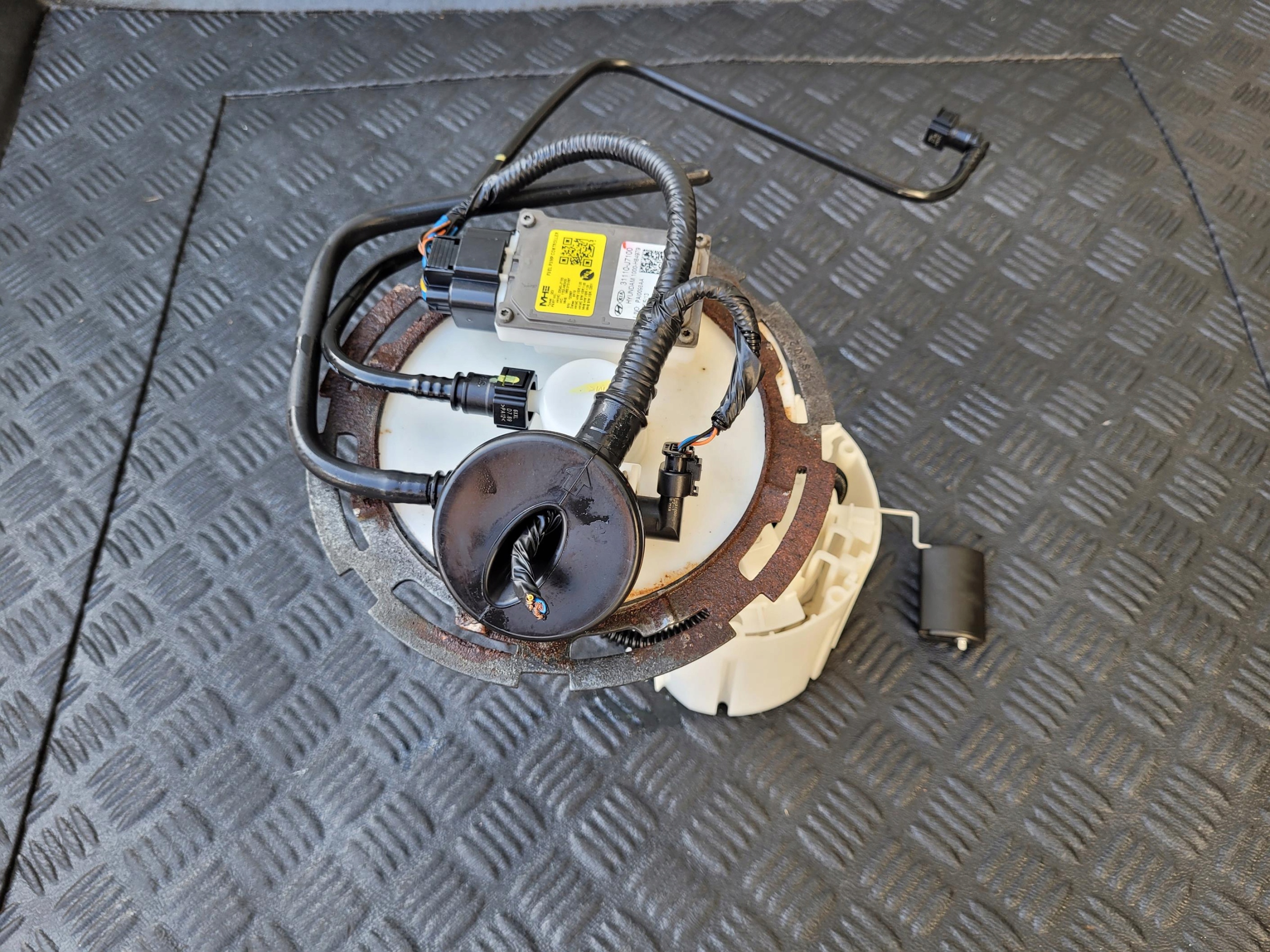 feed pump sensor 31110-J7100 KIA XCEED CEED III 1.0 T-GDI