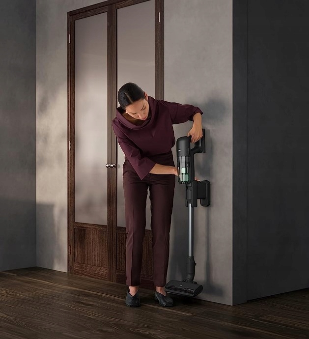 Odkurzacz pionowy akumulatorowy AEG Ultimate 7000 AP71UB14AM czarny Kod producenta 90040218