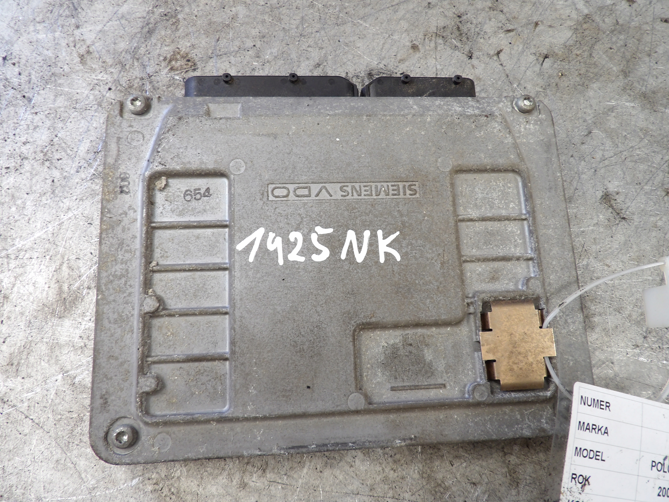 Volkswagen Polo IV lift 9N computer, control unit 03E906033R 5WP4422402