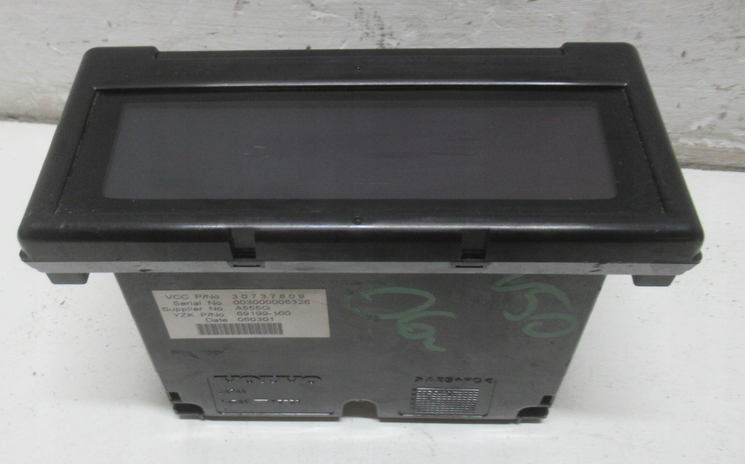 VOLVO V50 2.4 D 06R display 30737809
