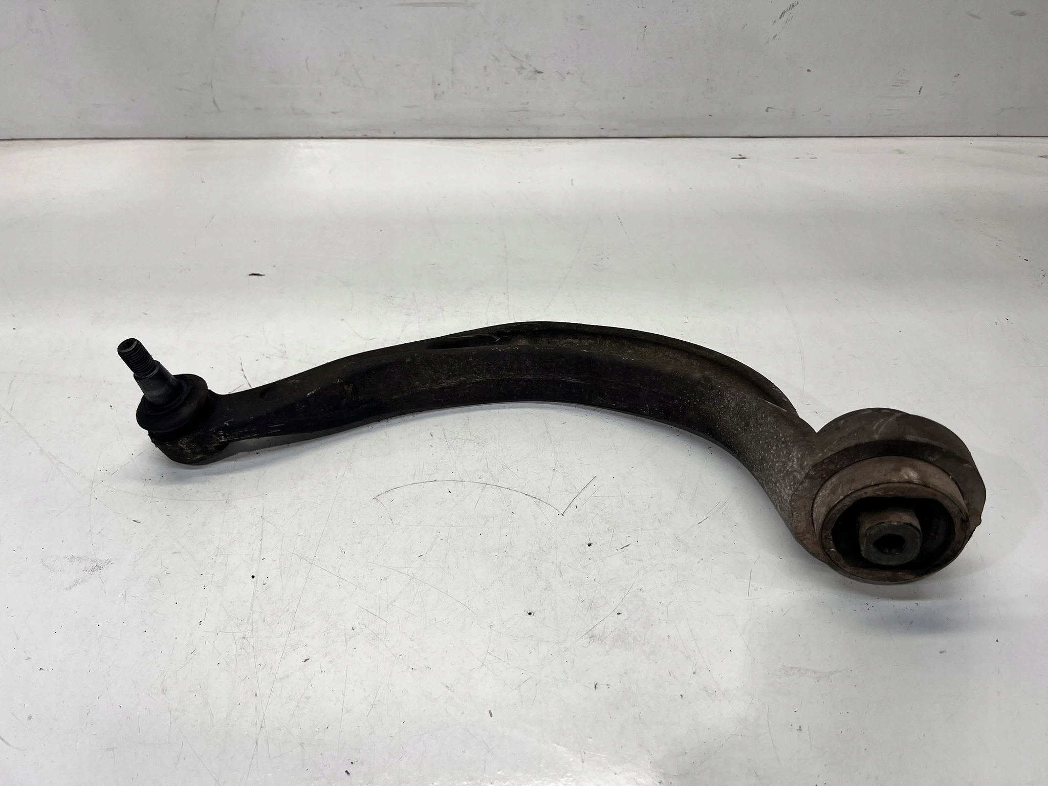 arm right front AUDI A4 B8 8K0407696G