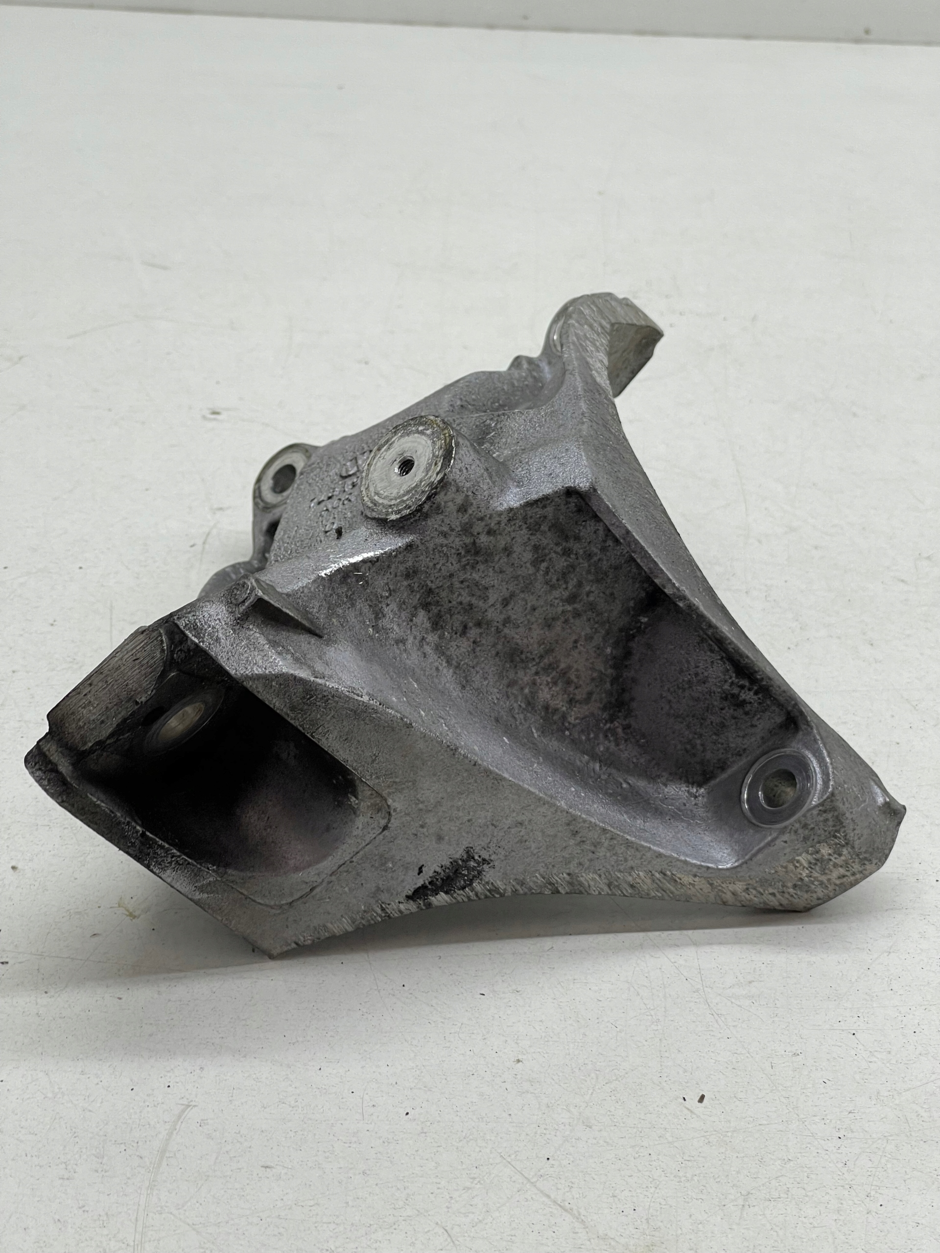 AUDI Q7 4L 4.2 TDI Support Support plaque Moteur
