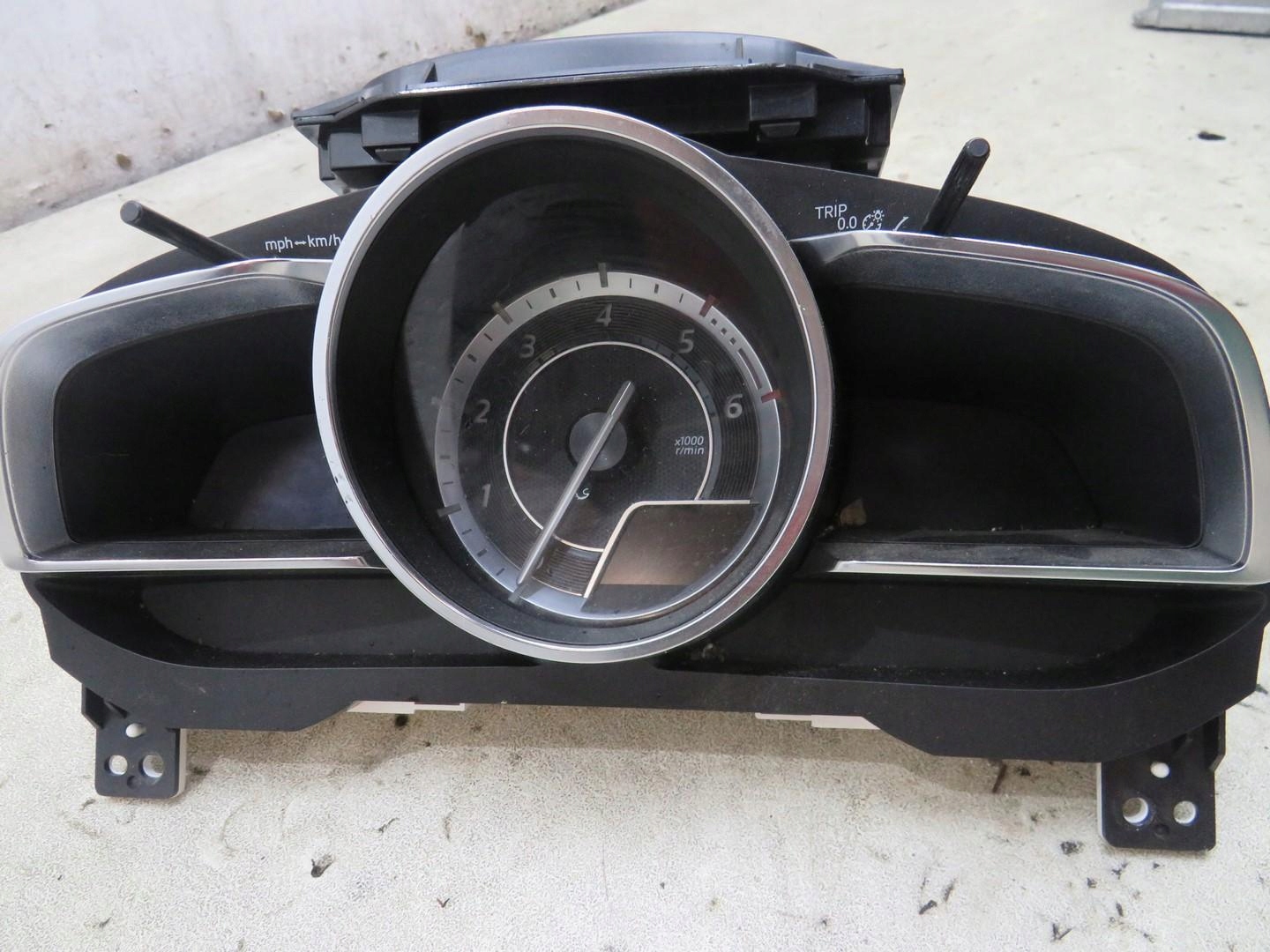 LICZNIK ZEGARY HUD MAZDA 3 BM 2.2 D