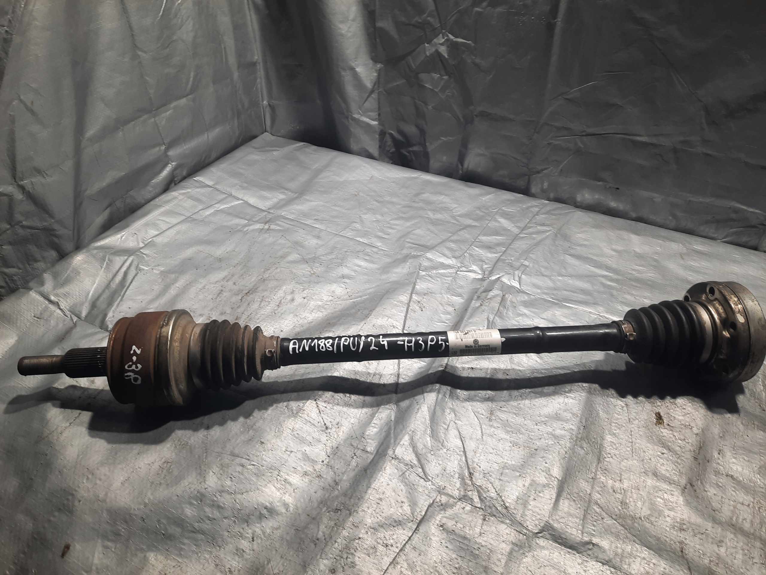 semi-axis left left rear part VW TOUAREG 7L 3.0 TDI BKS