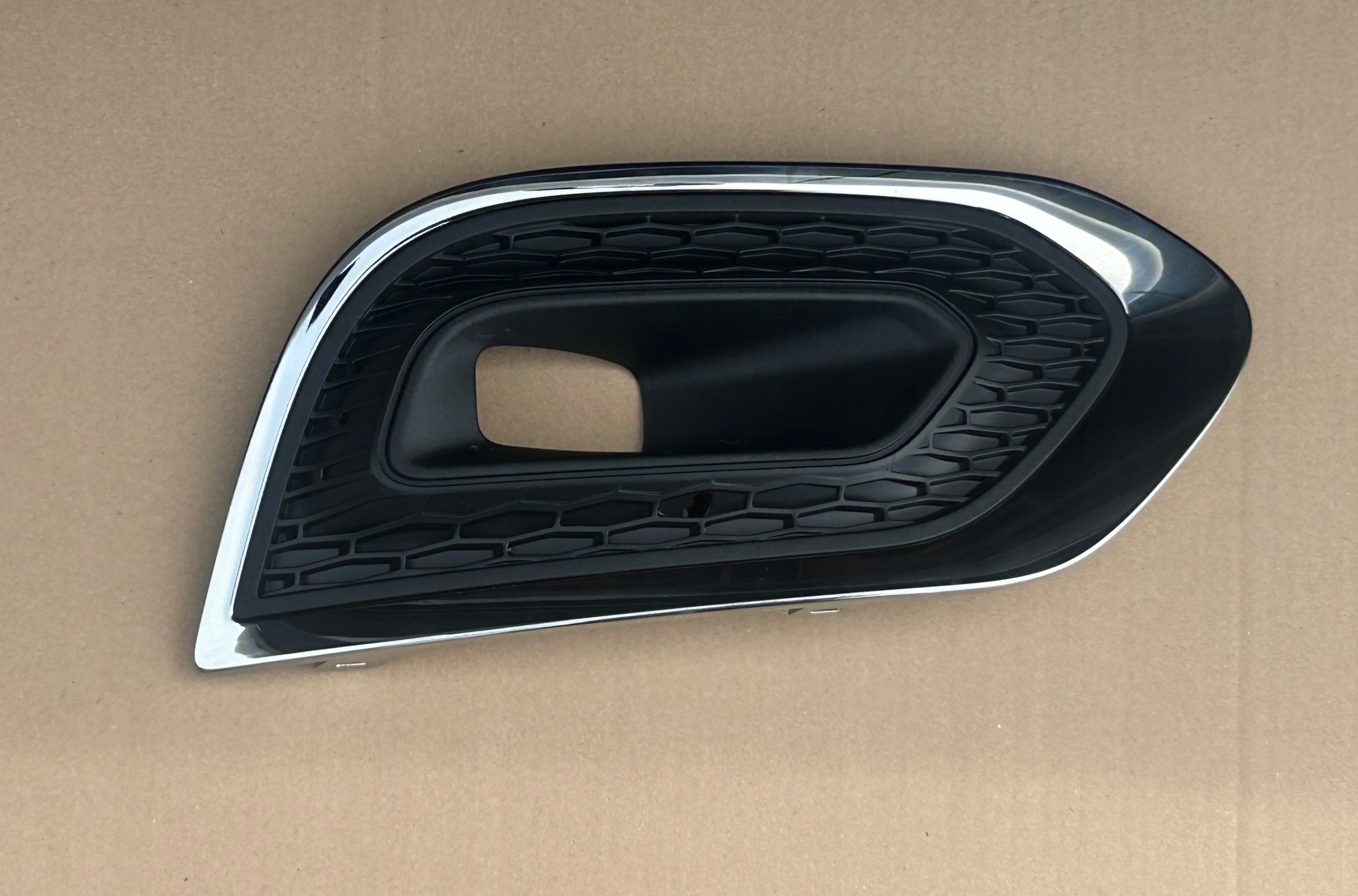 RENAULT KADJAR frame grid fog light right original 261A23692R