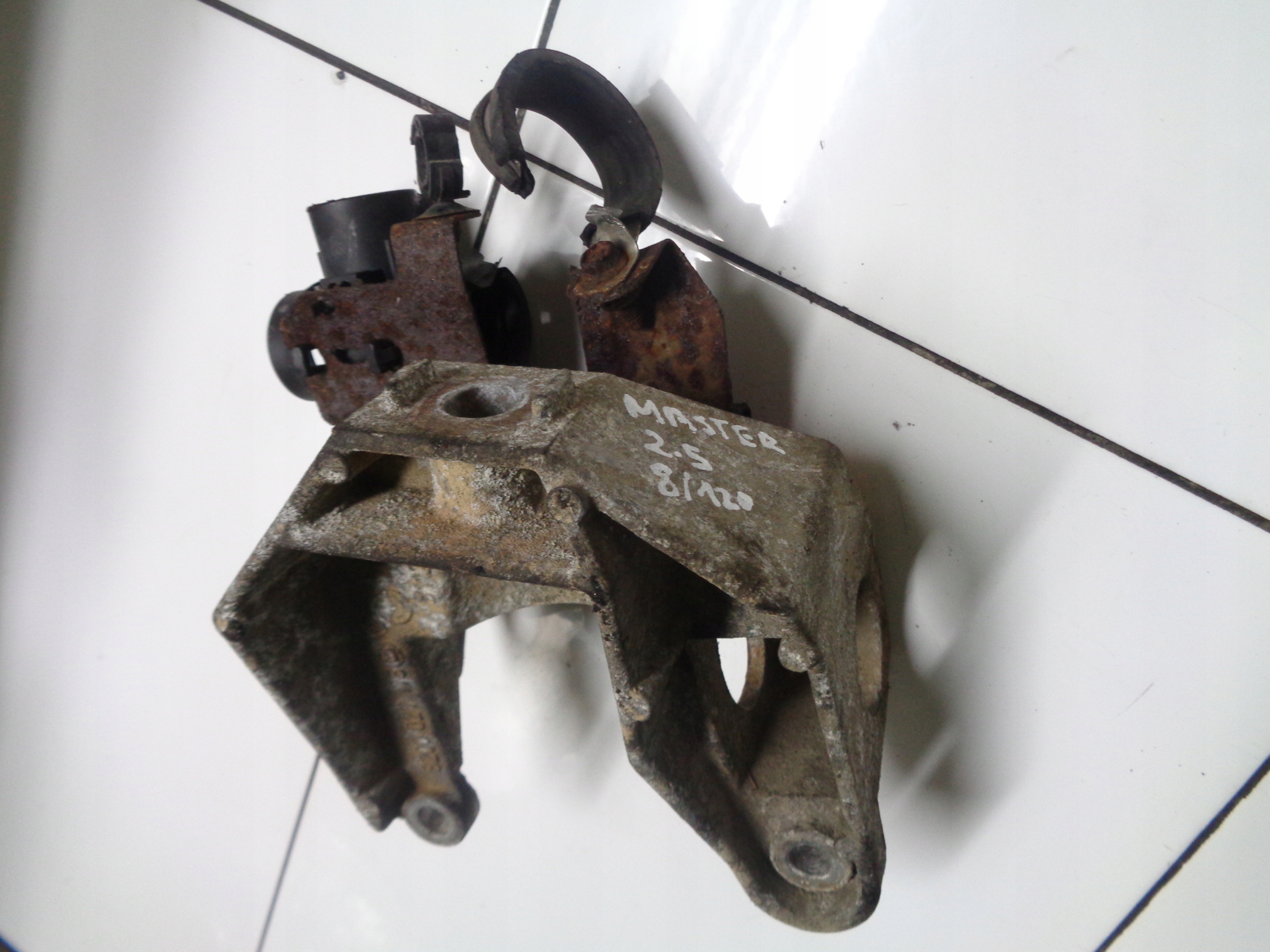 RENAULT MASTER II 2.5DCI engine mount 8200027178B