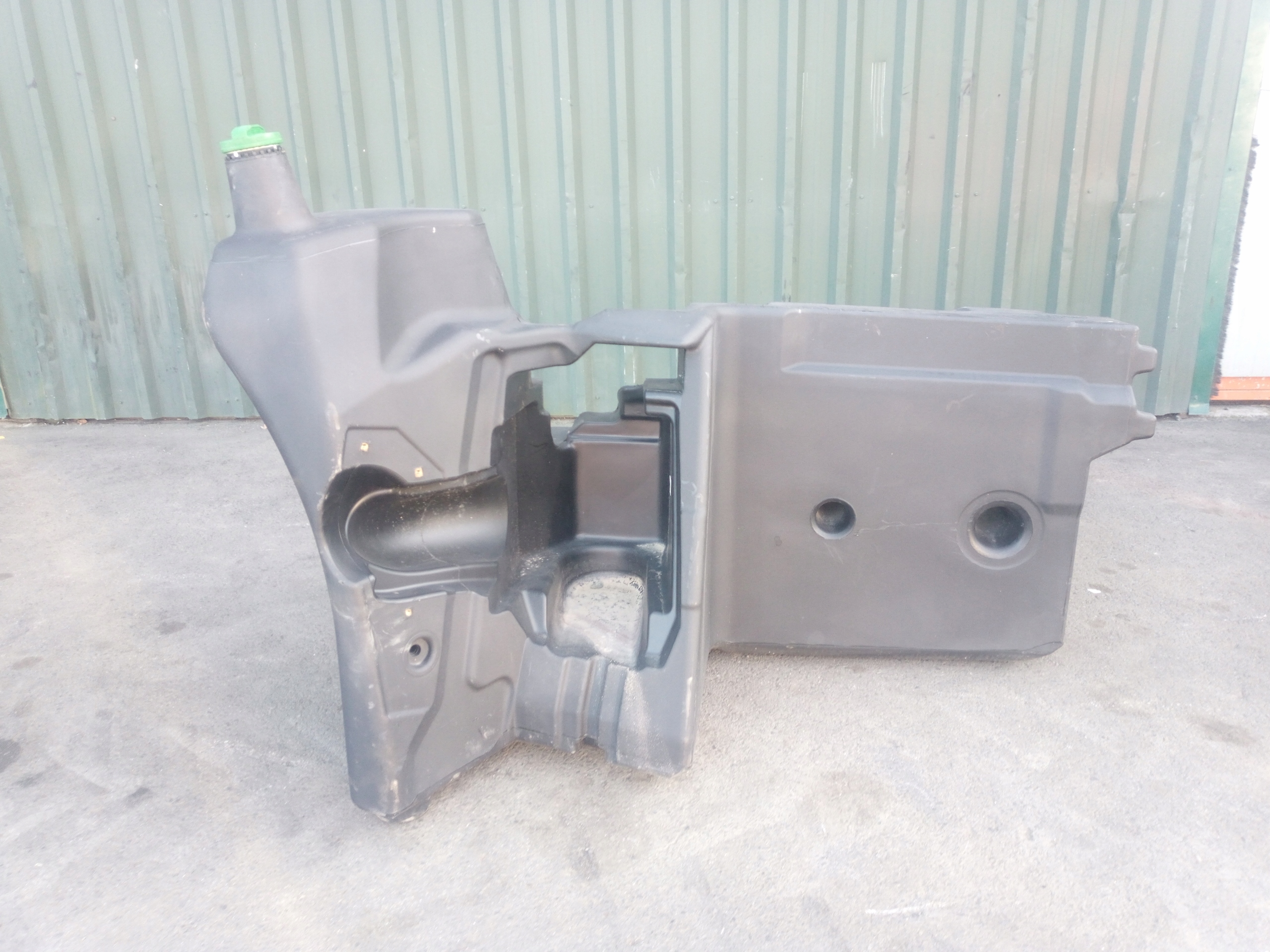 Топливный бак JOHN DEERE AdBlue DIESEL BAK FRANZ