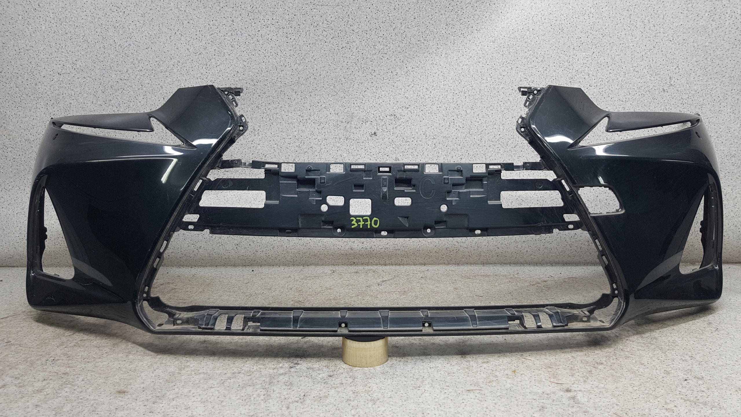 LEXUS IS 200 LIFT 2017 - bumper front 3770