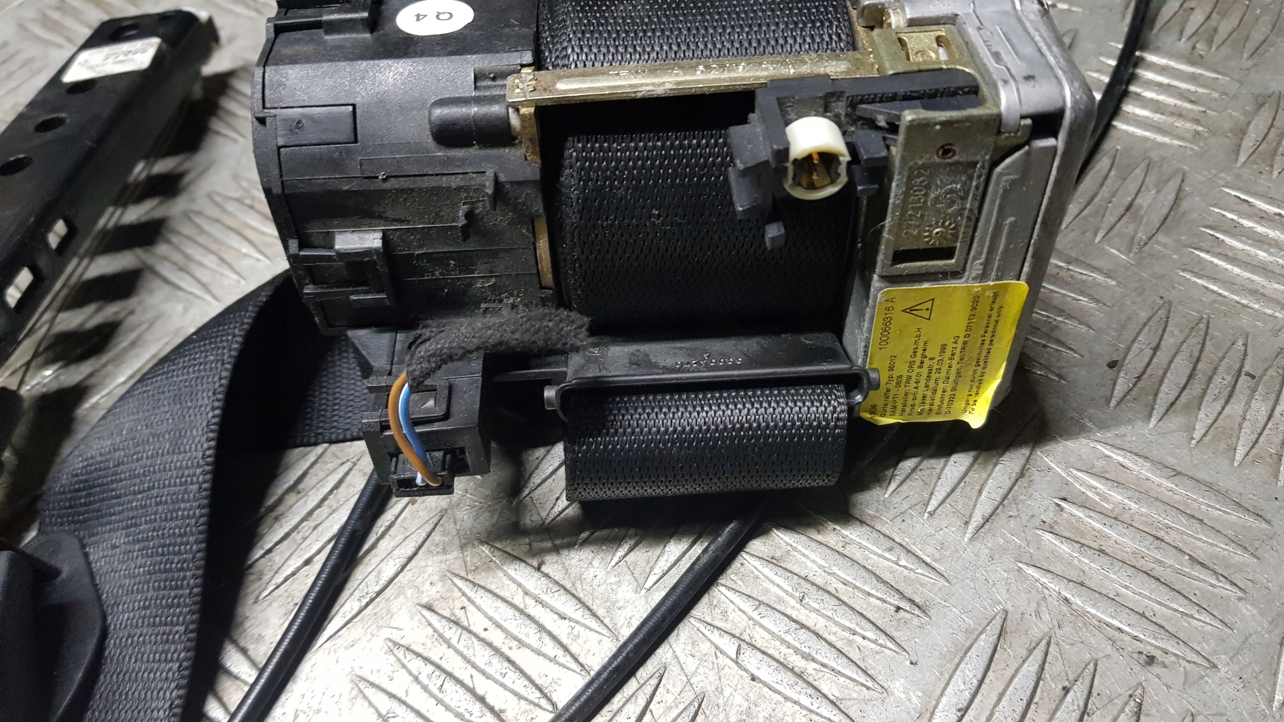 MERCEDES W220 tension belt safety right front