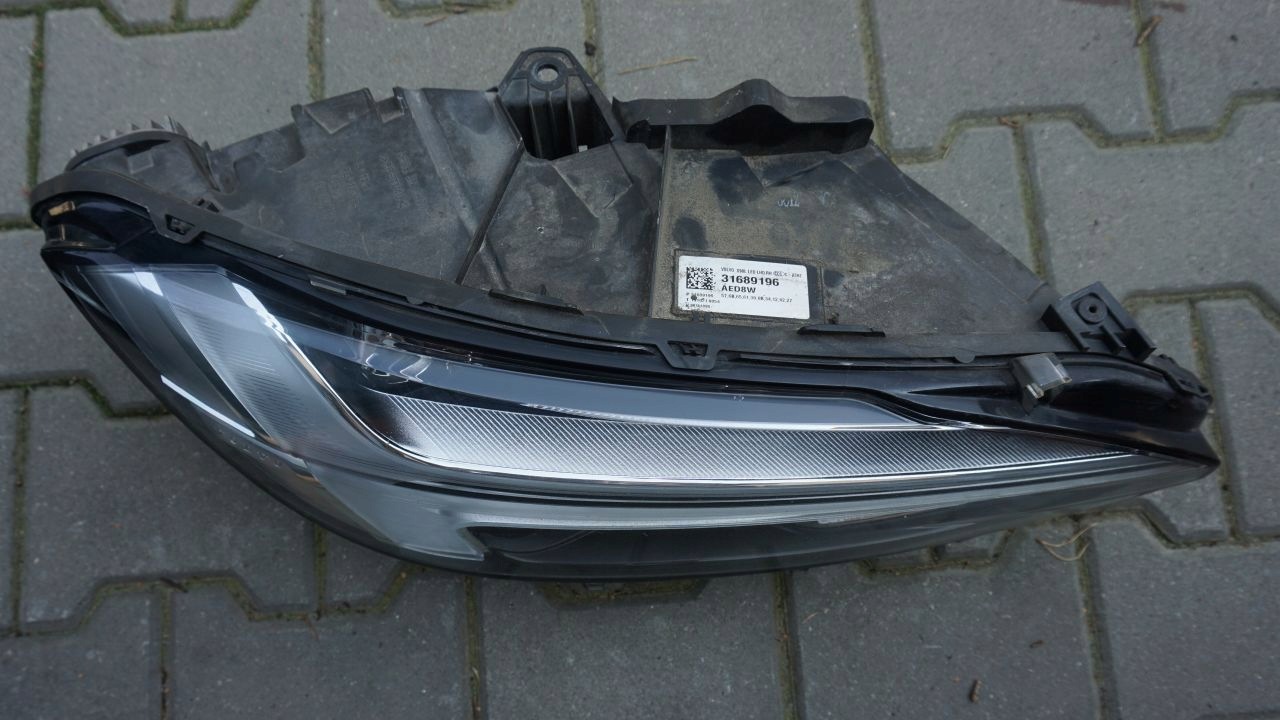 VOLVO S90 V90 CC - light right front FULL LED