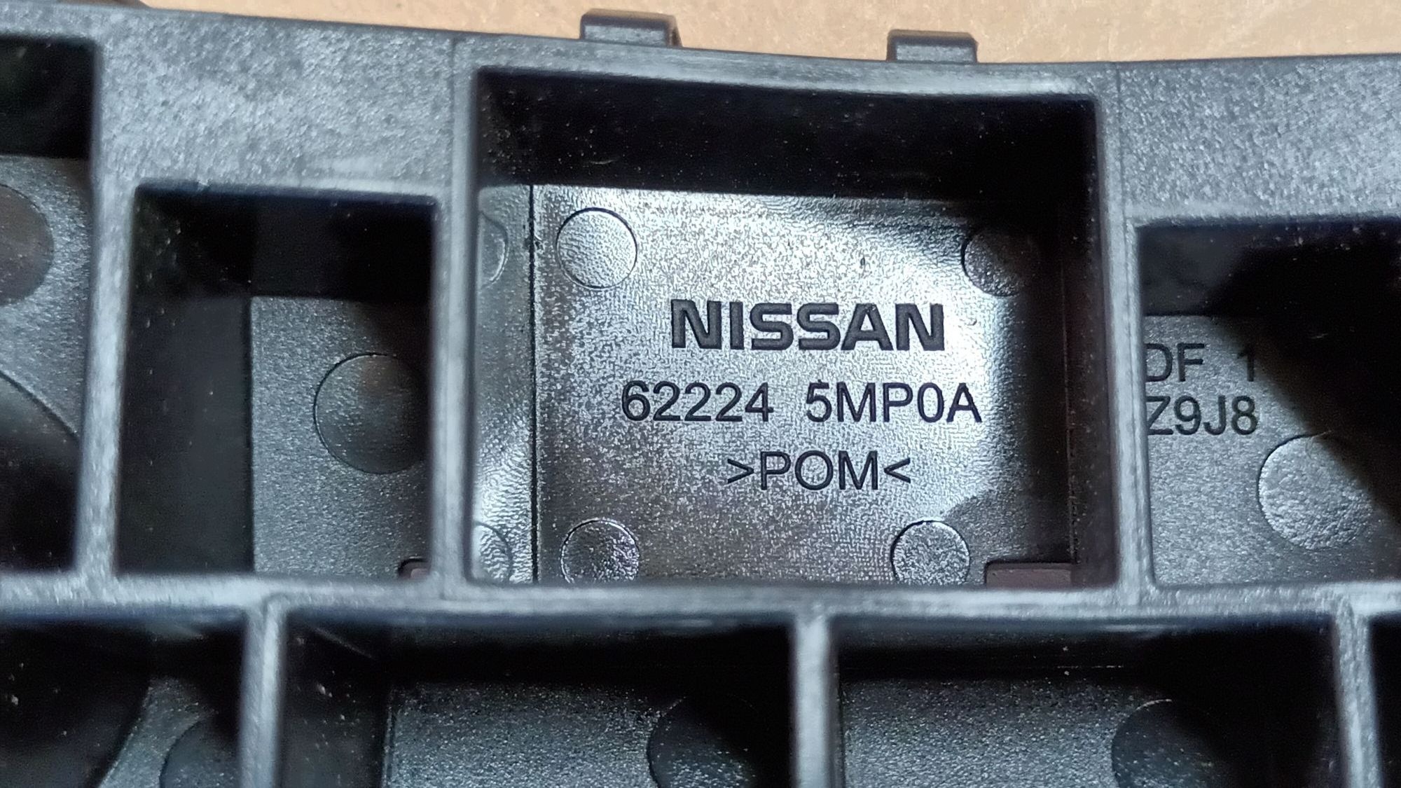 rechts oder links stoßstangenführung vorne NISSAN ARIYA 2022->