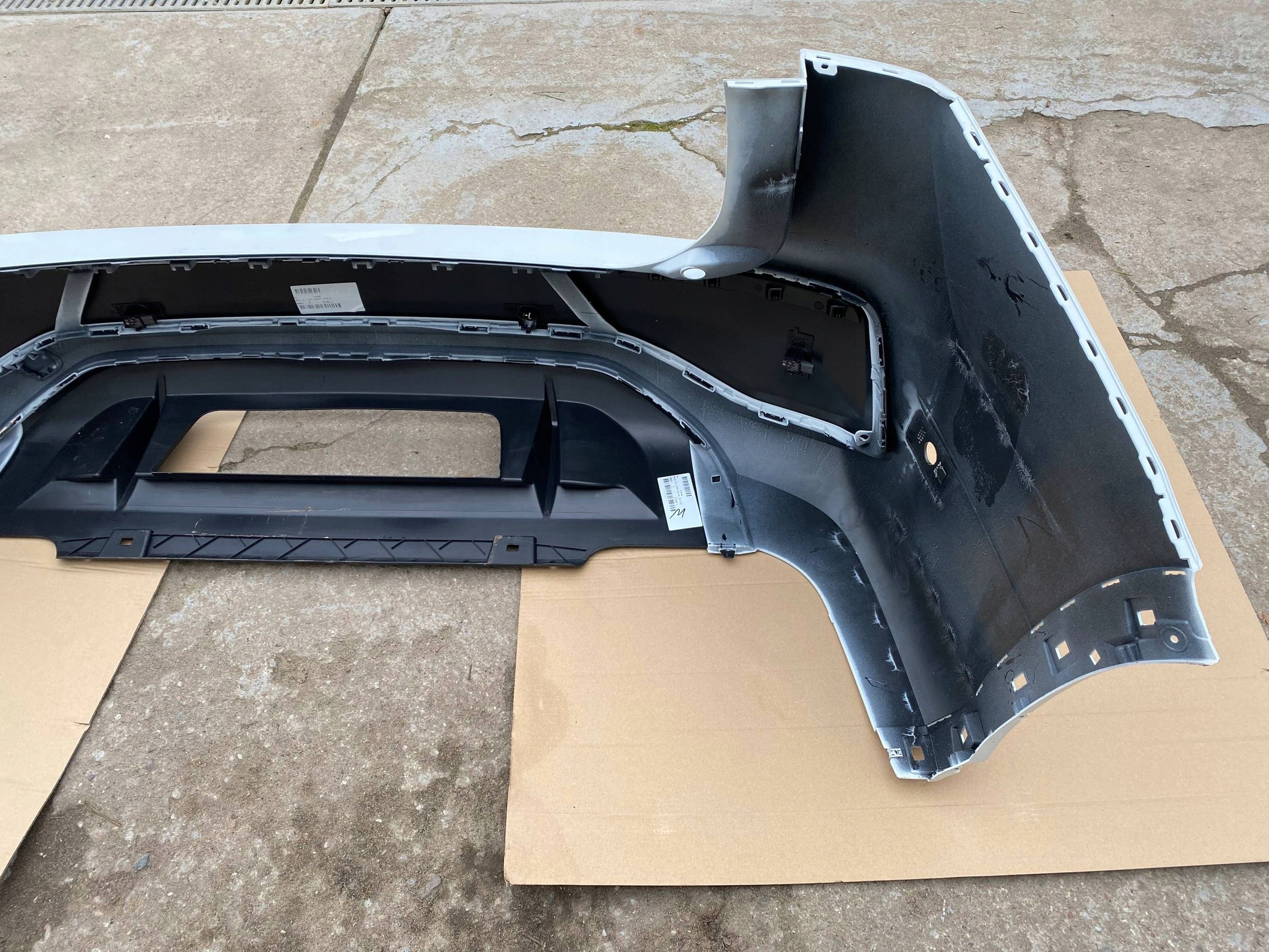 VW TAYRON II 57L complete bumper rear part rear PDC LC9A BIALY