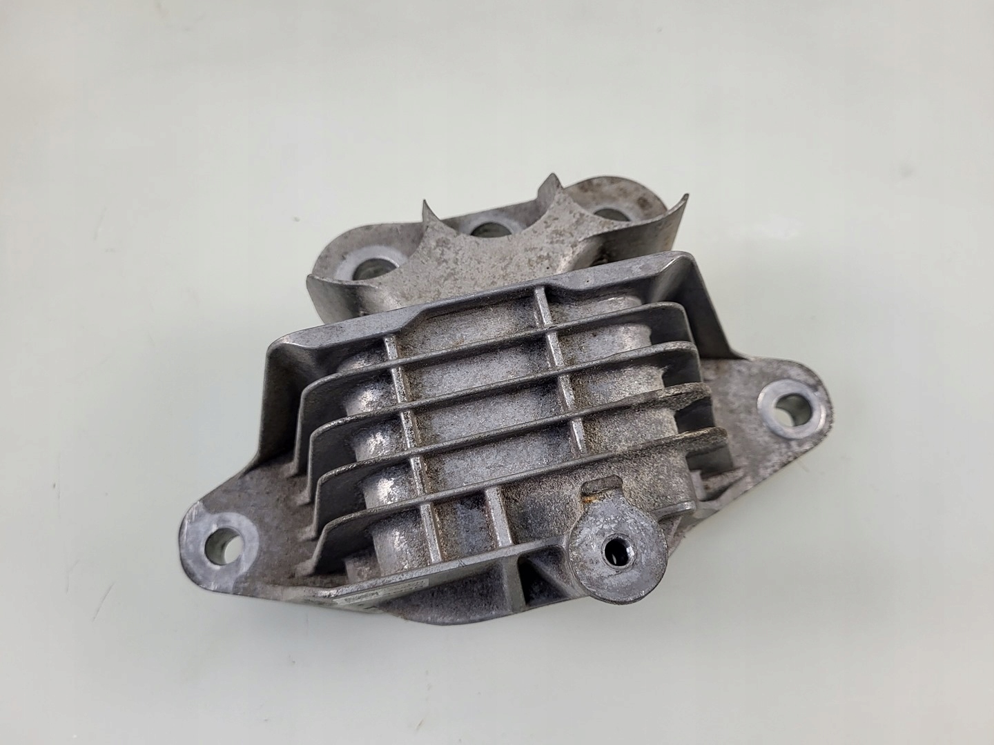 engine mount holder holder 2.0 cdti OPEL INSIGNIA B 84254938