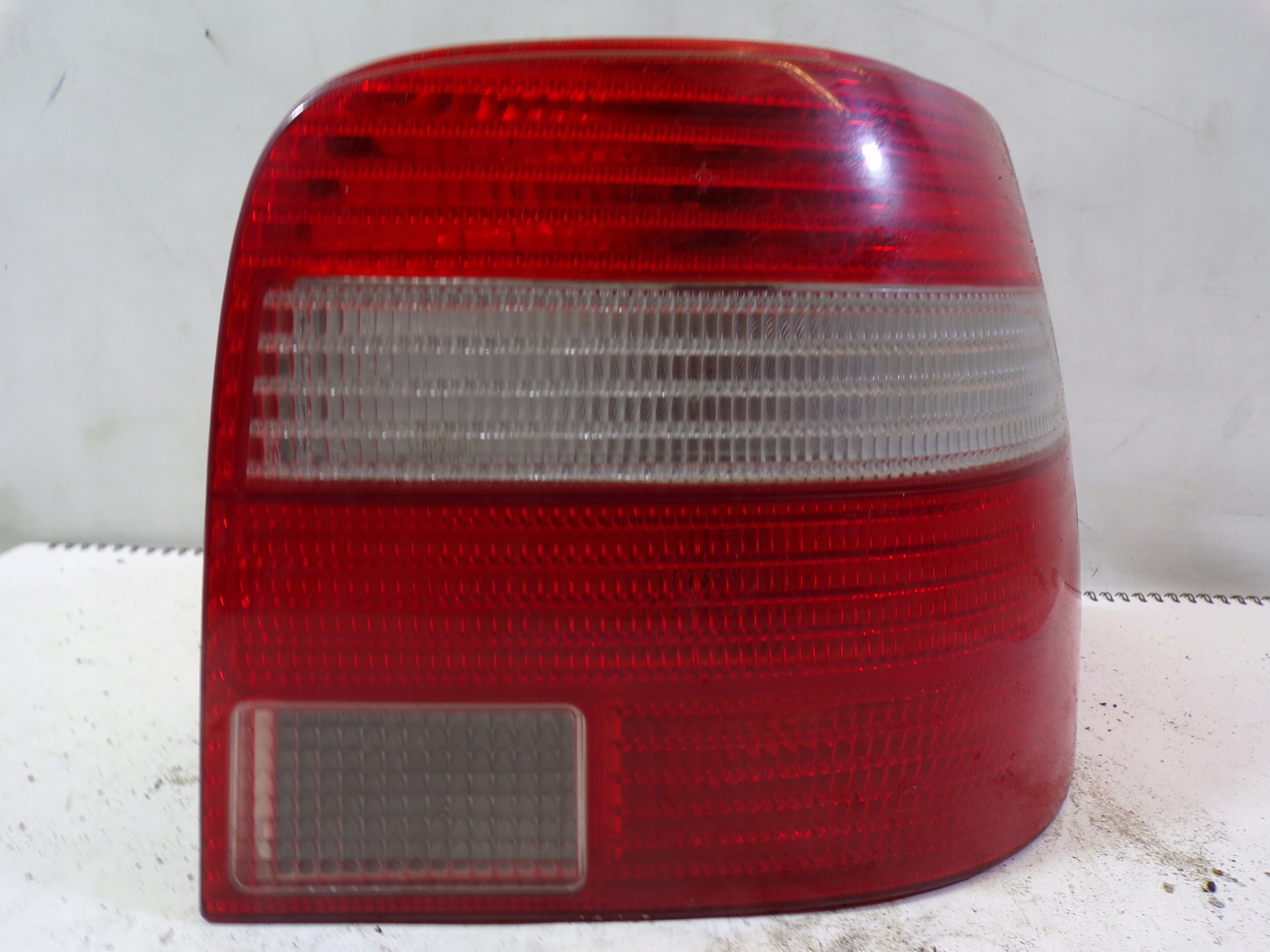light rear rear part right VOLKSWAGEN GOLF 4 IV HB (8) (K)