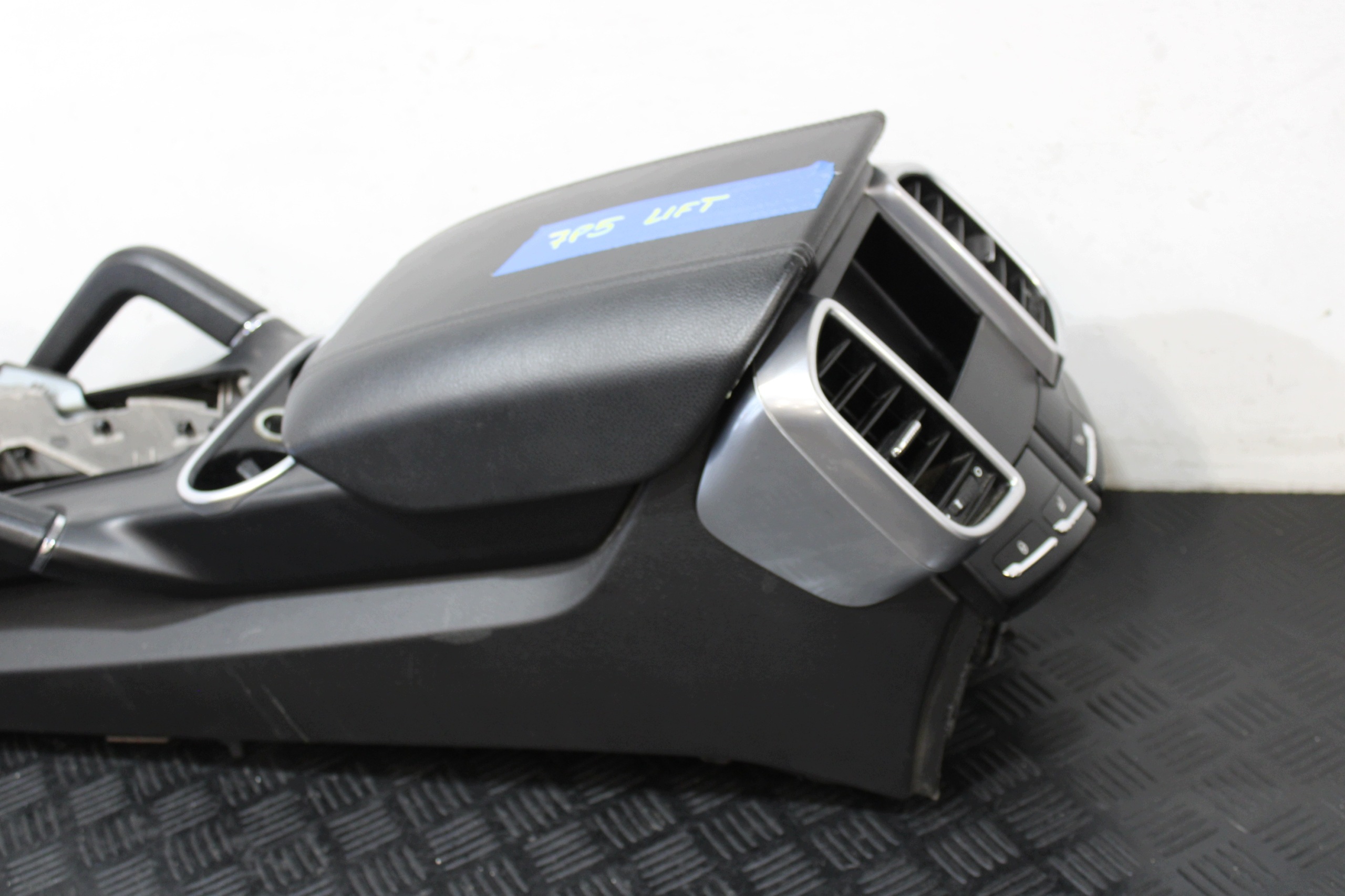 TUNEL central armrest PORSCHE CAYENNE II 2 7P5 LIFT