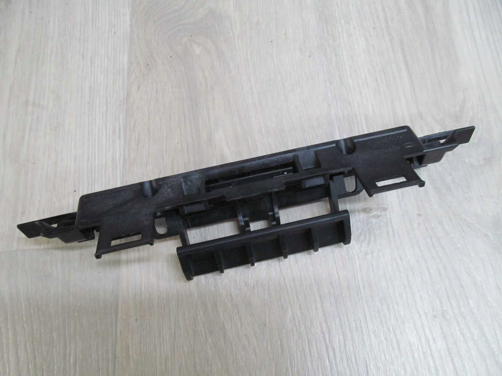 FORD RANGER III KLAMRA ZAPIECIE PAKI ZAMEK EB3B-26 Waga produktu z opakowaniem jednostkowym 1 kg