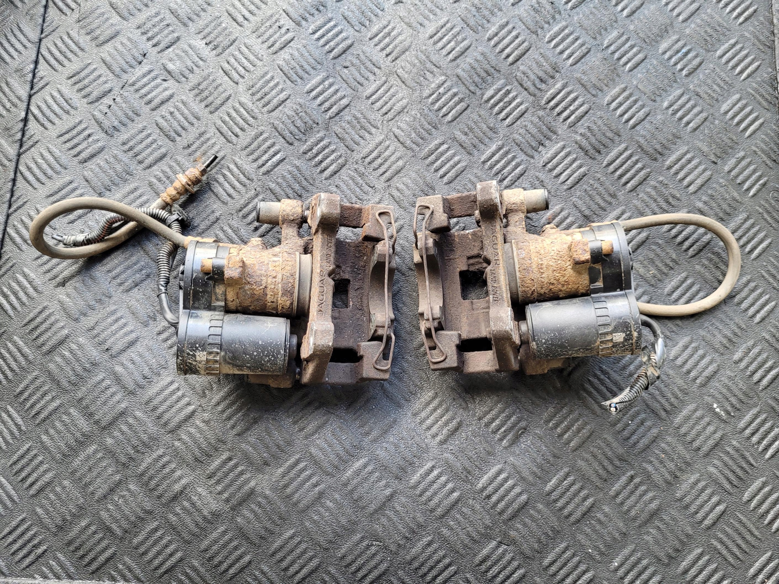 caliper rear part rear left GX73-2K328-BE JAGUAR F-PACE X761 2.0 D